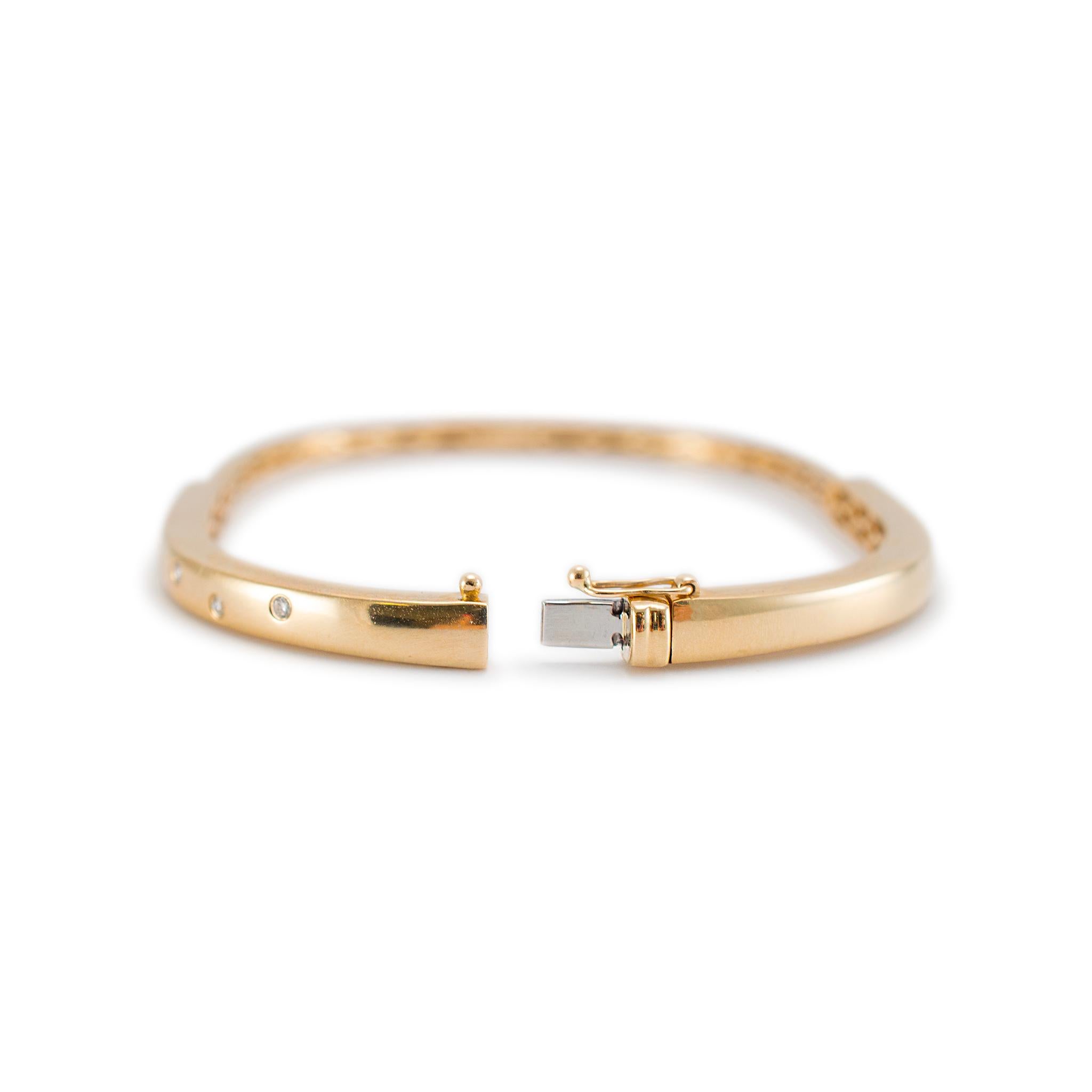 Damen 14K Gelbgold Einbau-Armreif mit ovalem Schloss und Diamanten im Zustand „Hervorragend“ in Houston, TX