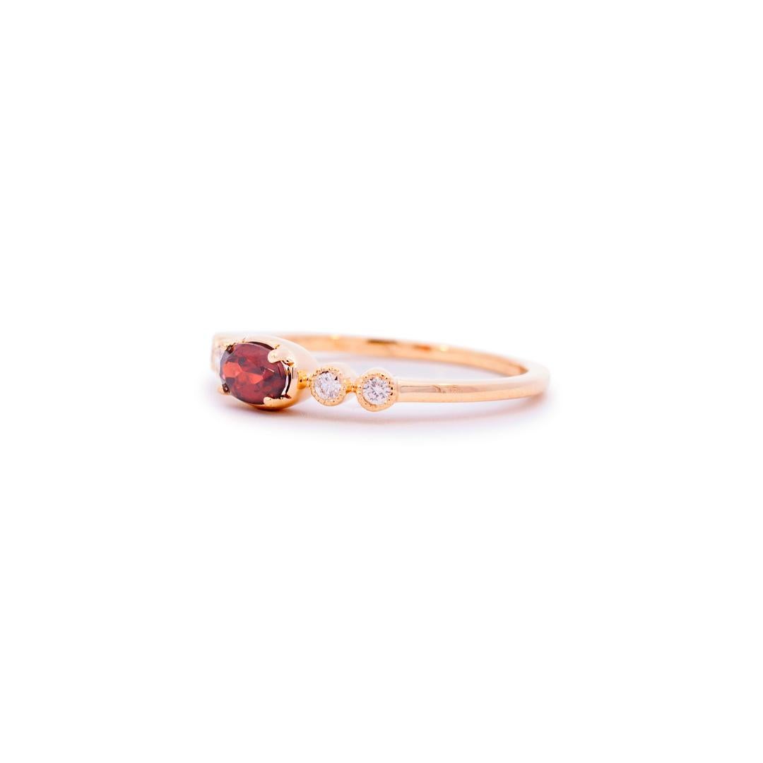 Ladies 14k Yellow Gold Garnet Diamond Band Cocktail Ring In Excellent Condition For Sale In Houston, TX