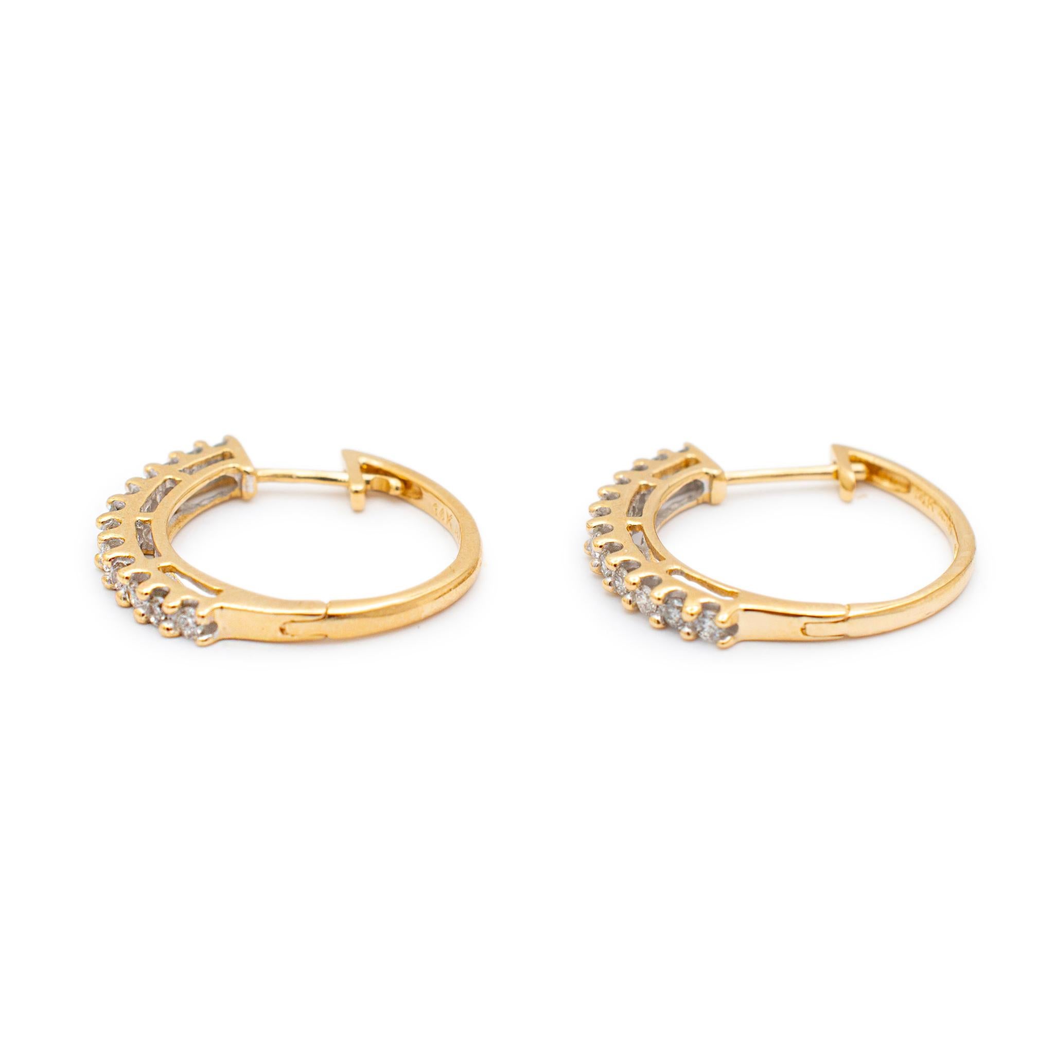 Boucles d'oreilles pour dames en or jaune 14K avec diamants en demi-éternité Excellent état - En vente à Houston, TX