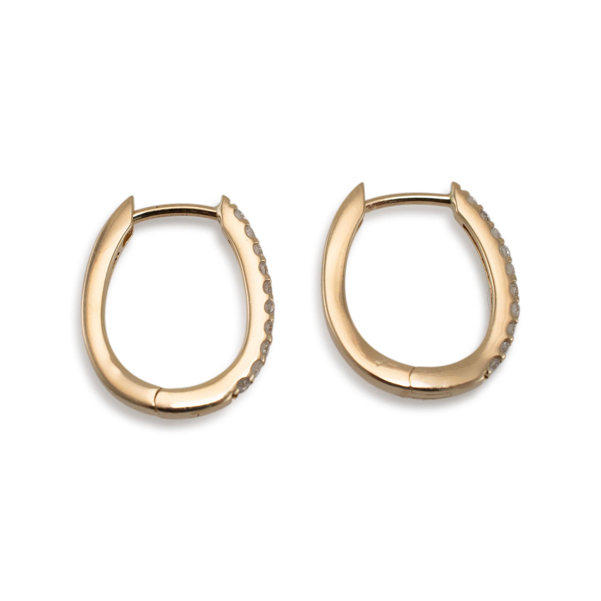 Boucles d'oreilles demi-éternité Huggie en or jaune 14 carats avec diamants pavés pour femmes Excellent état - En vente à Houston, TX