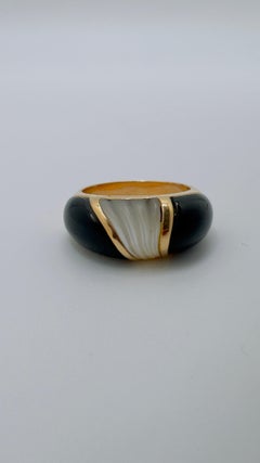Ladies' 14K Yellow Gold Dome Ring with Mother-of-Pearl and Onyx, 1980