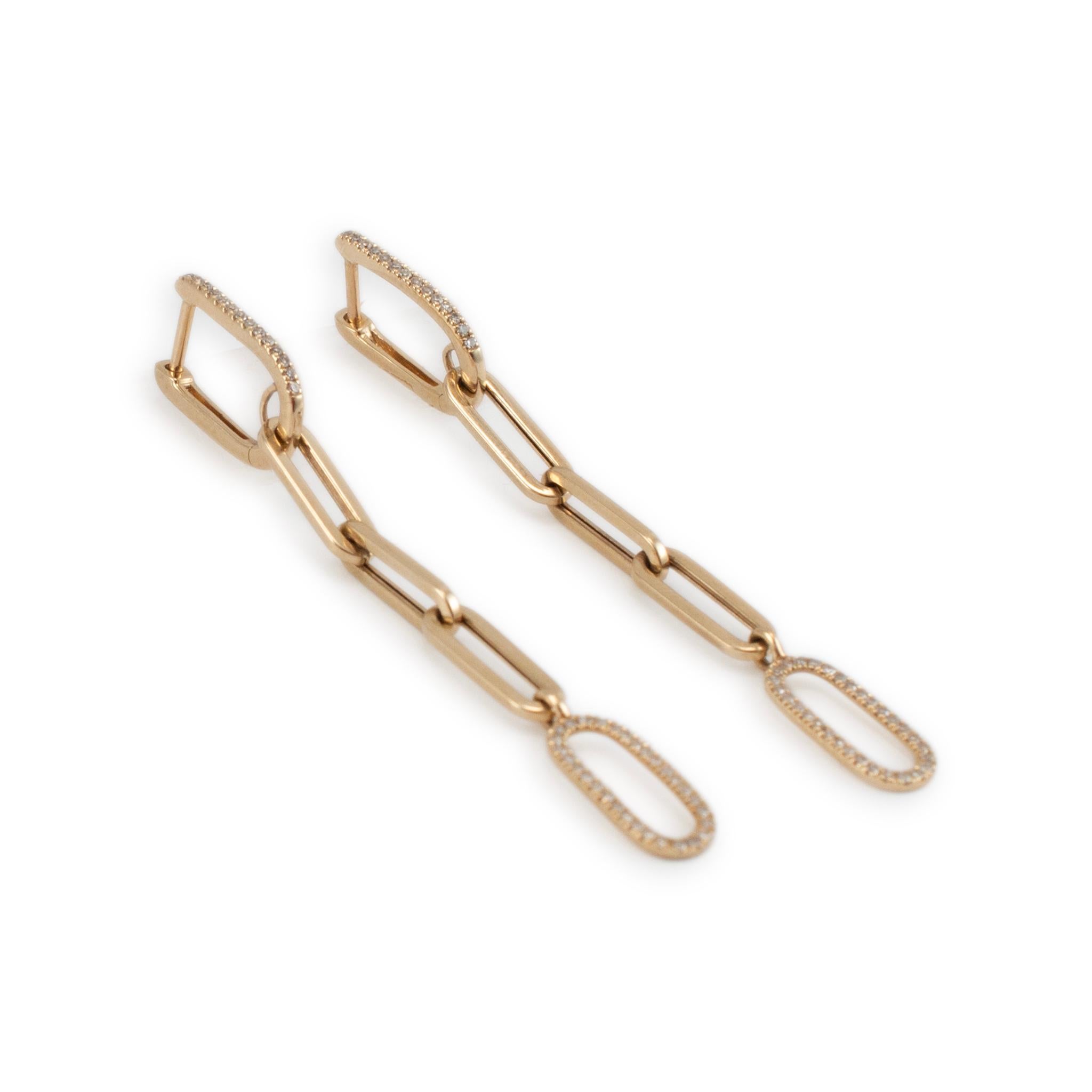 Genre : Mesdames

Type de métal : Or jaune 14K

Longueur : 2.00 pouces 

Largeur : 9,50 mm

Poids : 2.61 grammes

Boucles d'oreilles pendantes en or jaune 14K avec diamant et système de fixation 