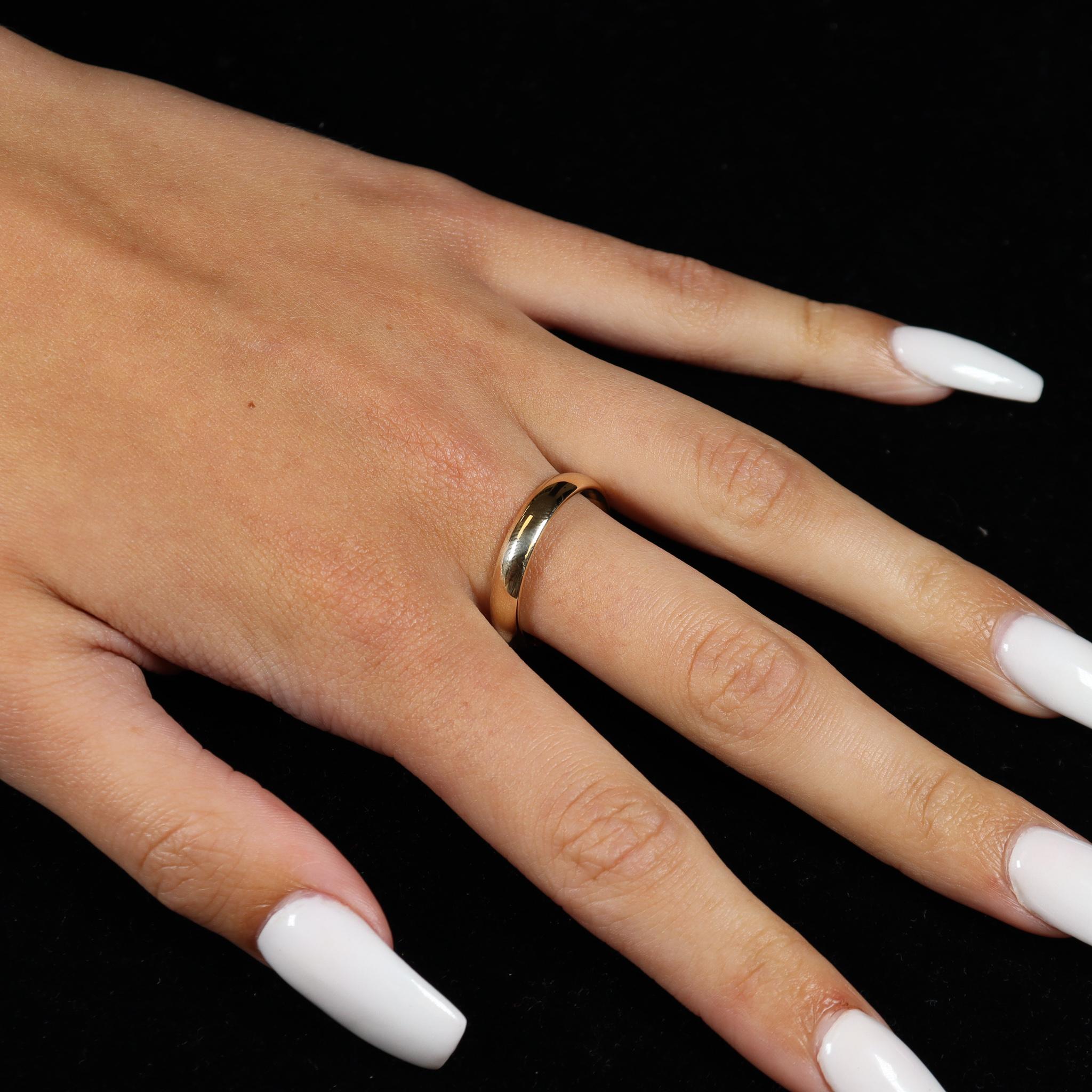 Ladies 14K Yellow Gold Wedding Band 4