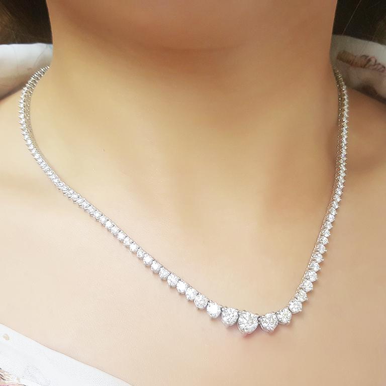 Women's Ladies 18 Karat White Gold Diamond Tennis Necklace For Sale