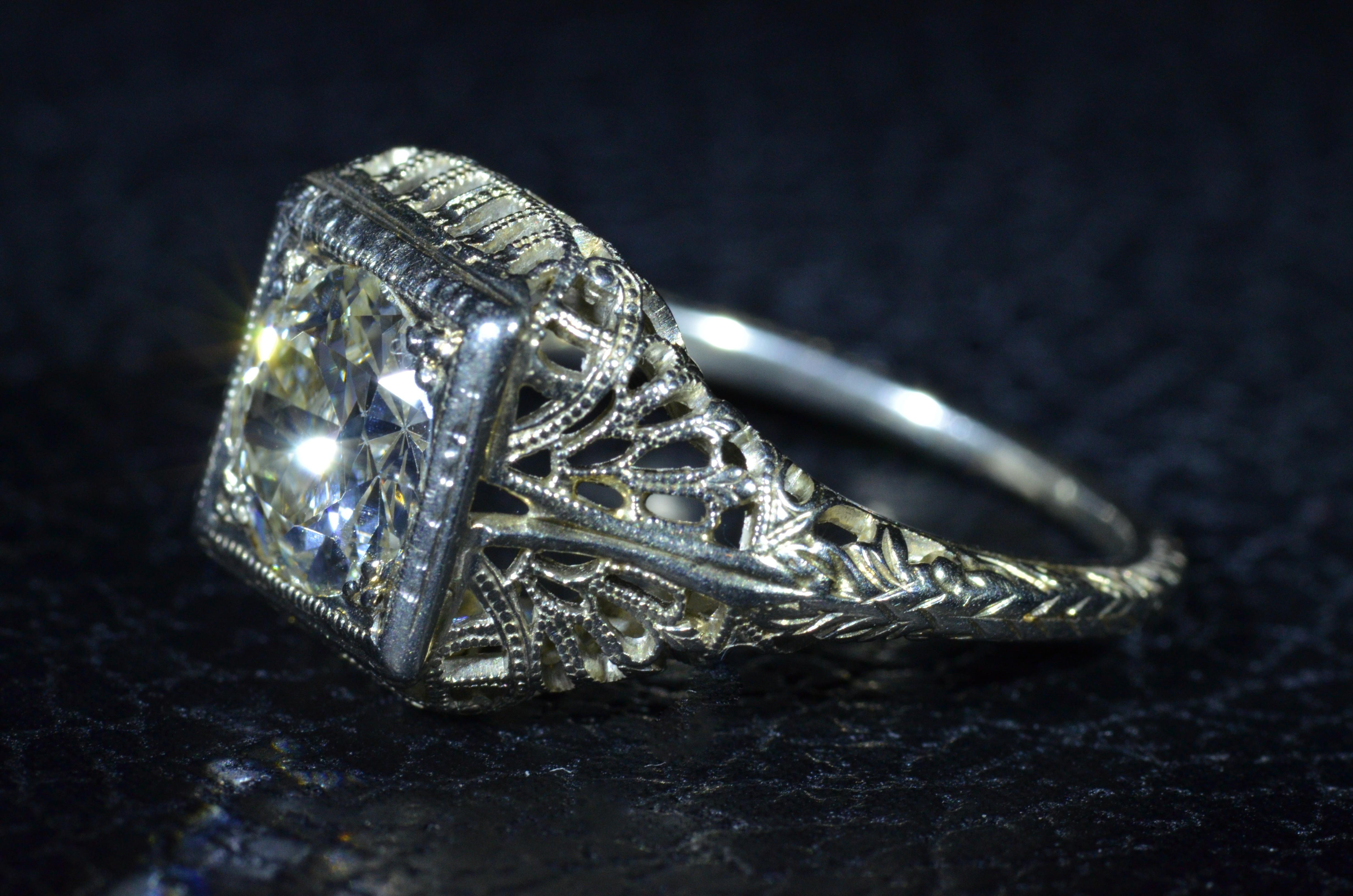 Old European Cut Ladies 18 Karat White Gold Filigree Engagement Ring Set with 1.25 Carat European For Sale