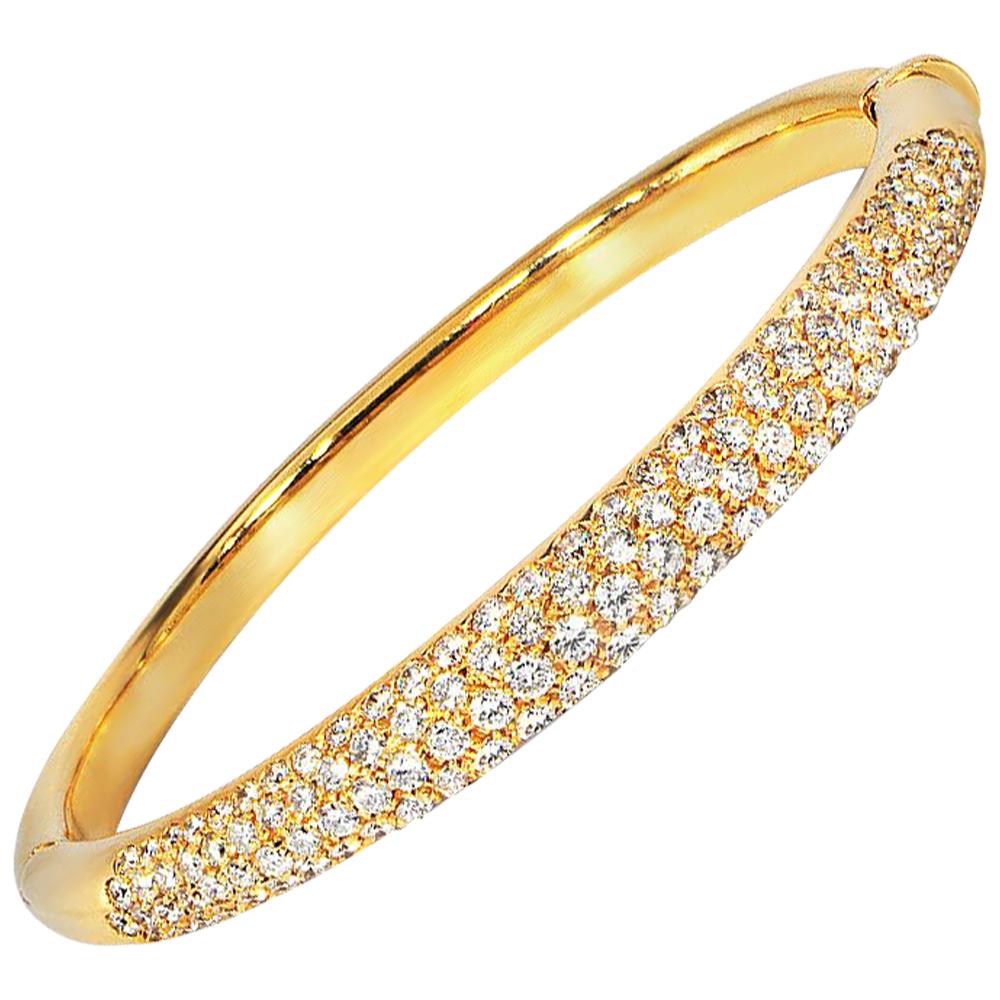 Ladies 18 Karat Yellow Gold 7.25 Carat Pave Diamond Hinged Bangle Bracelet For Sale