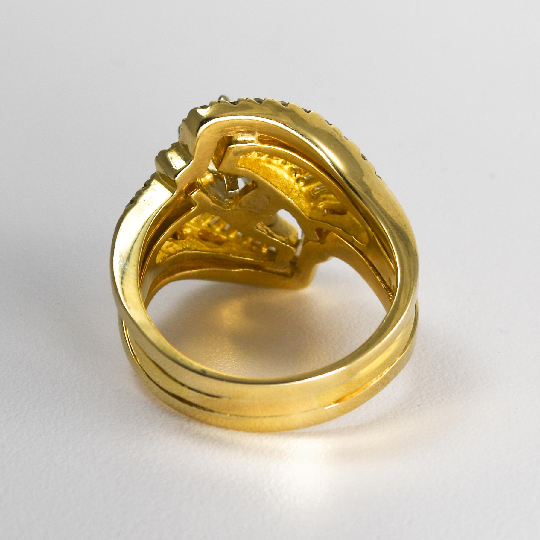 Bague pour femme en or jaune 18 carats avec diamants de 2,80 carats de poids total Excellent état - En vente à Laguna Beach, CA