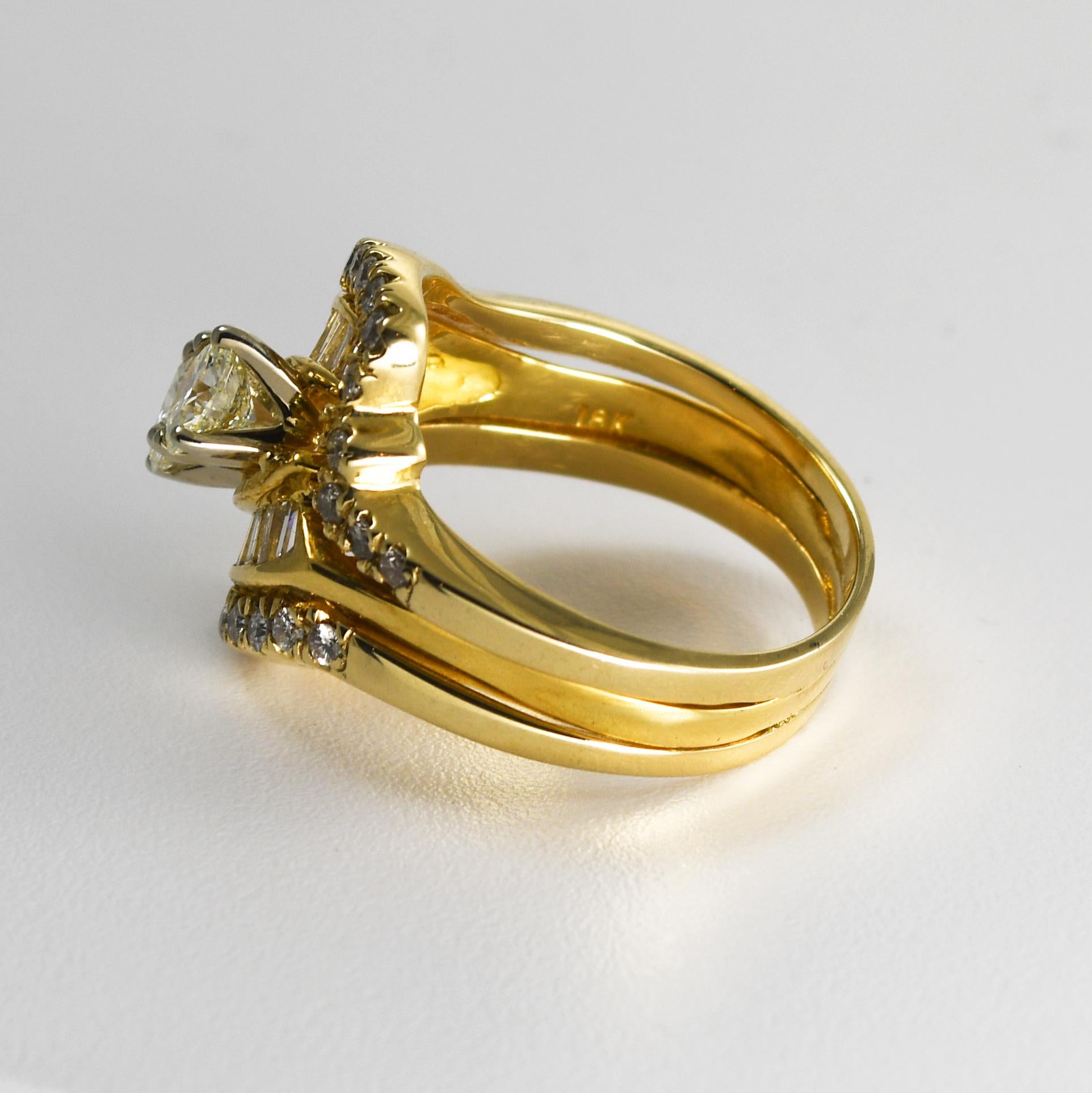 Bague pour femme en or jaune 18 carats avec diamants de 2,80 carats de poids total Pour femmes en vente