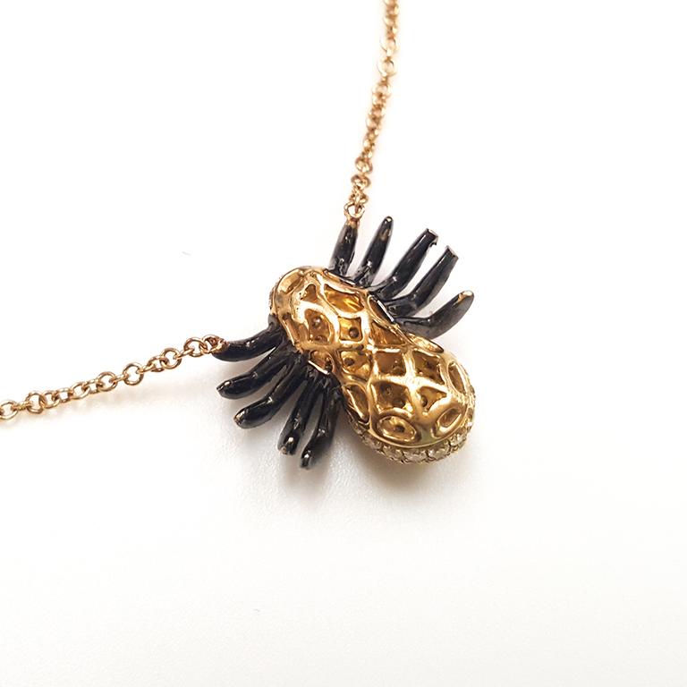Ladies 18 Karat Yellow Gold Round Diamond Spider Pendant In New Condition For Sale In New York, NY
