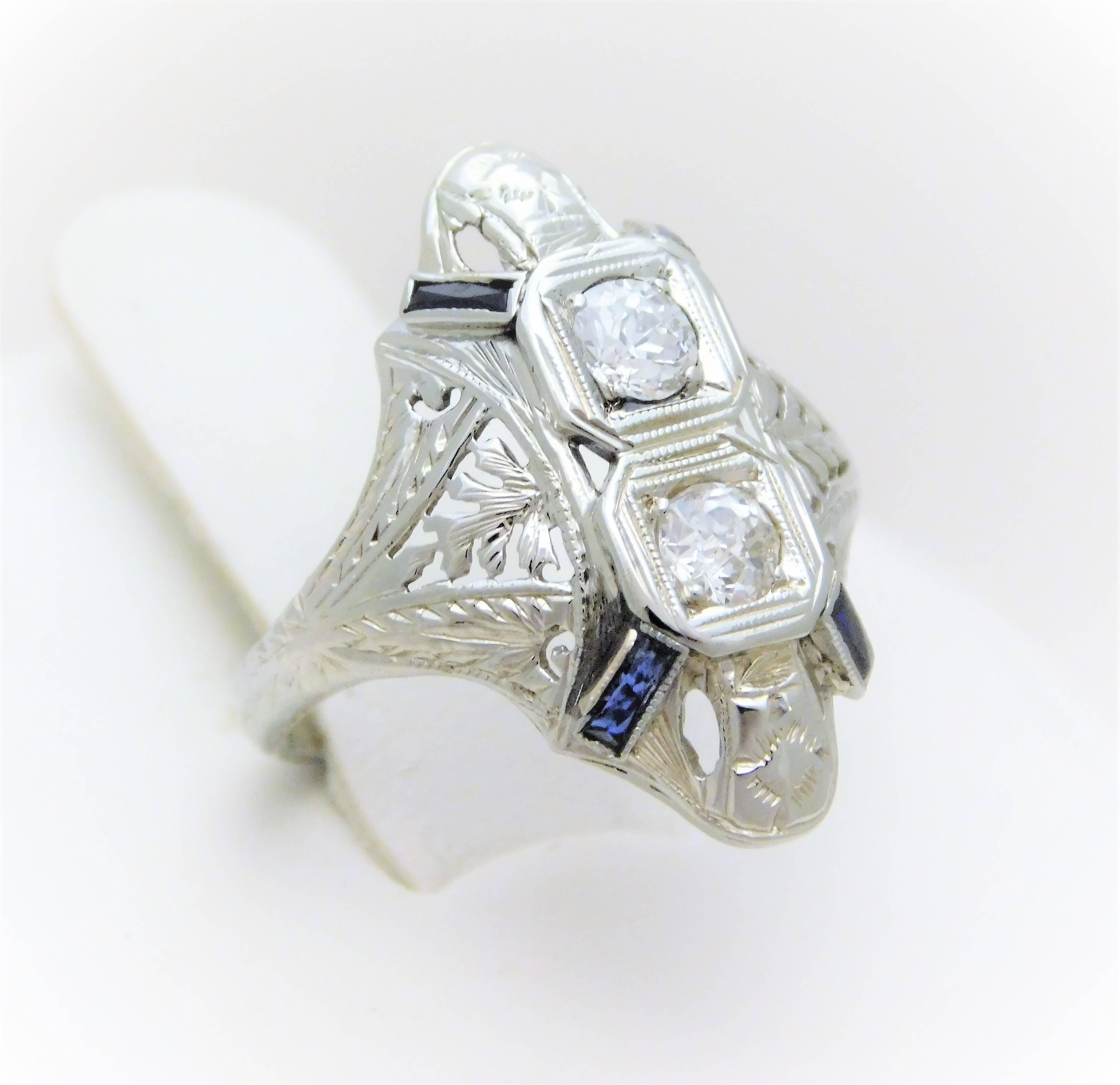 Ladies’ 18k Late Victorian “Shield Ring” with Sapphires and Old Mine-cut Diamond In Excellent Condition For Sale In Metairie, LA