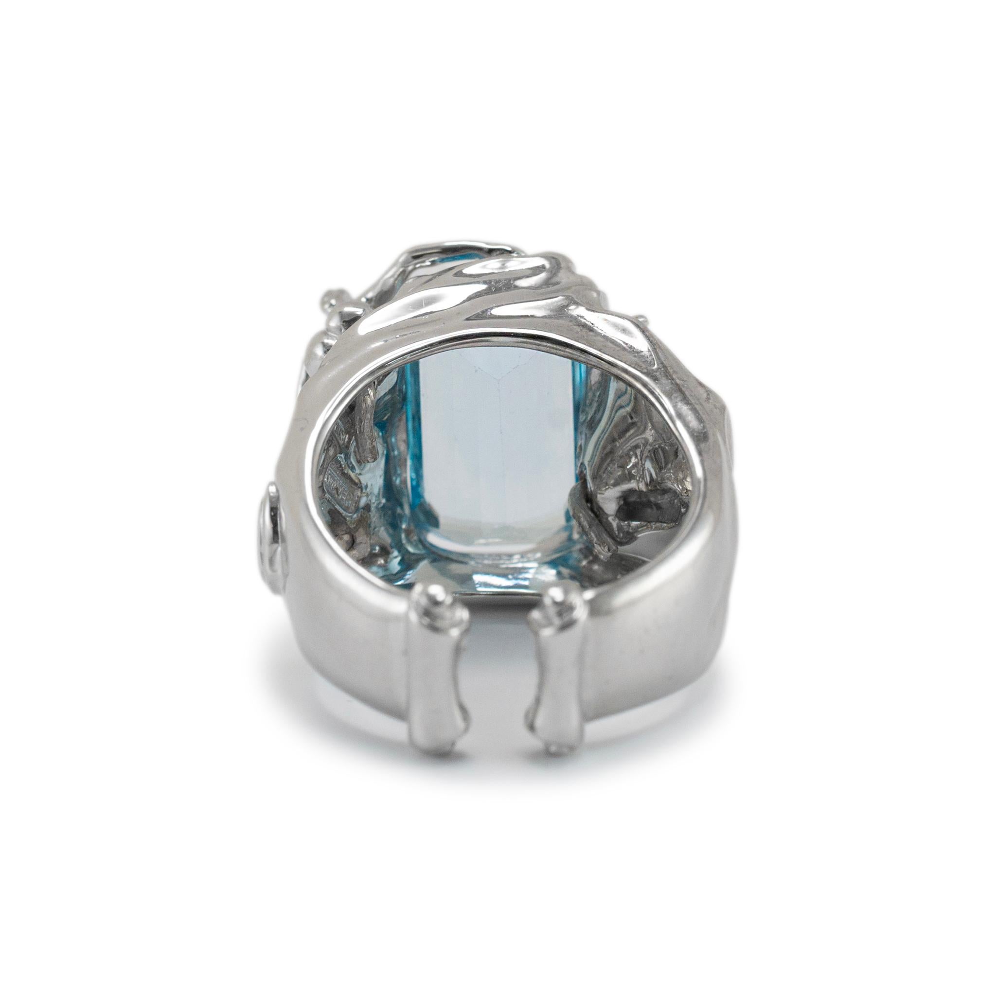 De las mujeres Ladies 18K White Gold 7.44ct Blue Topaz Gothic Cocktail Cuff Ring en venta