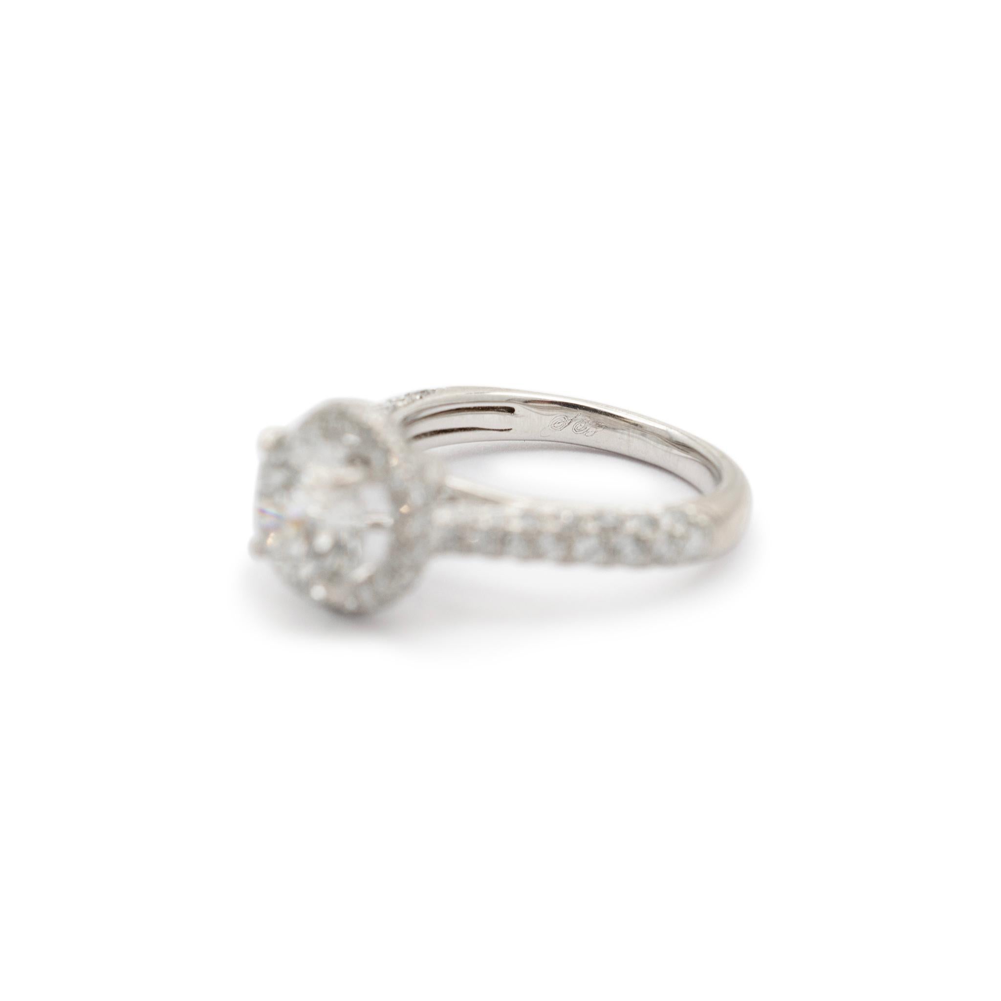 Anello di fidanzamento con diamante a forma di aureola in oro bianco da donna (18 carati) in vendita 1