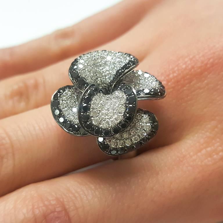 Modern Ladies 18 Karat White Gold Black Diamonds Flower Ring For Sale