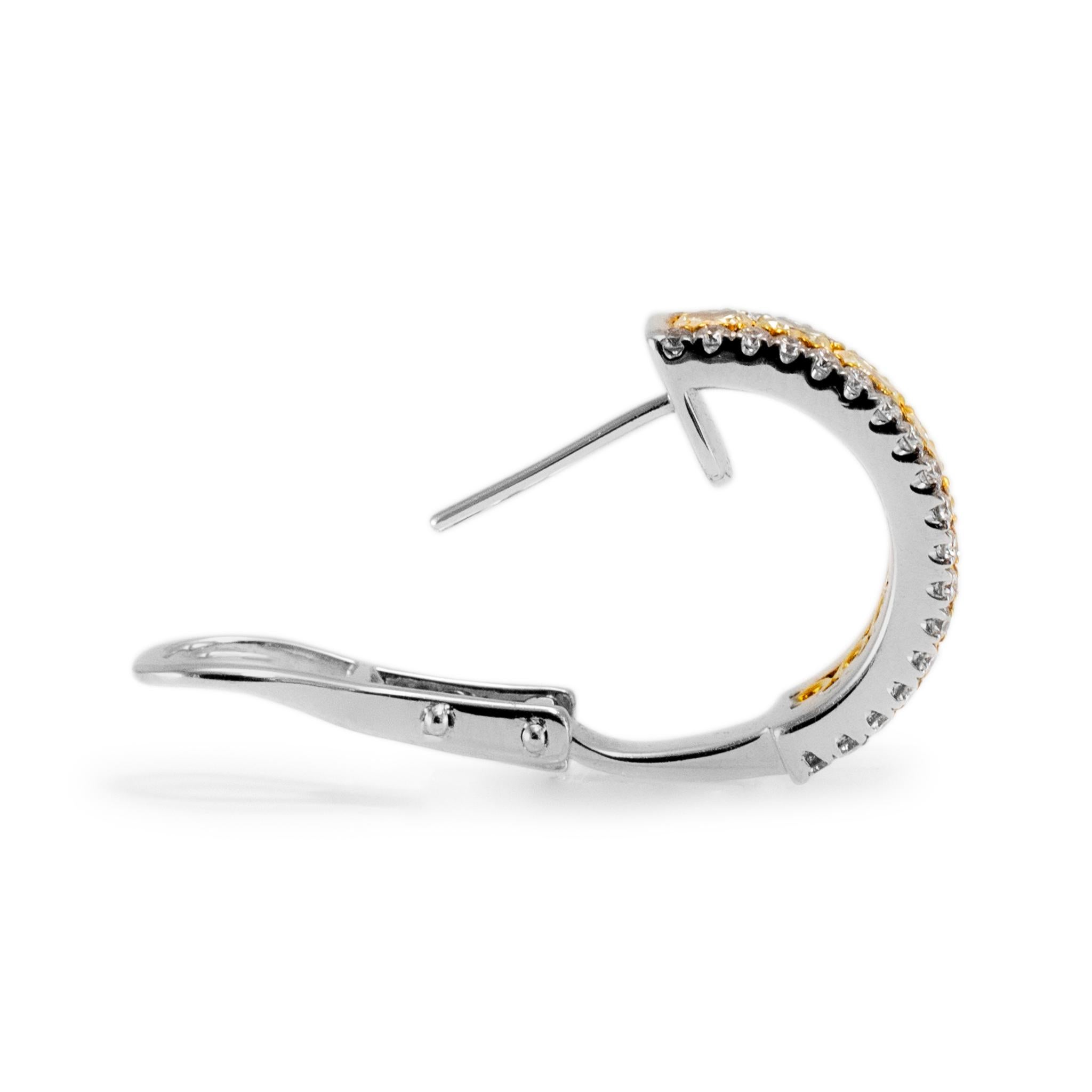 Pendientes en forma de aro de oro blanco de 18 quilates con diamantes amarillos y blancos de fantasía en Excelente estado para la venta en Houston, TX