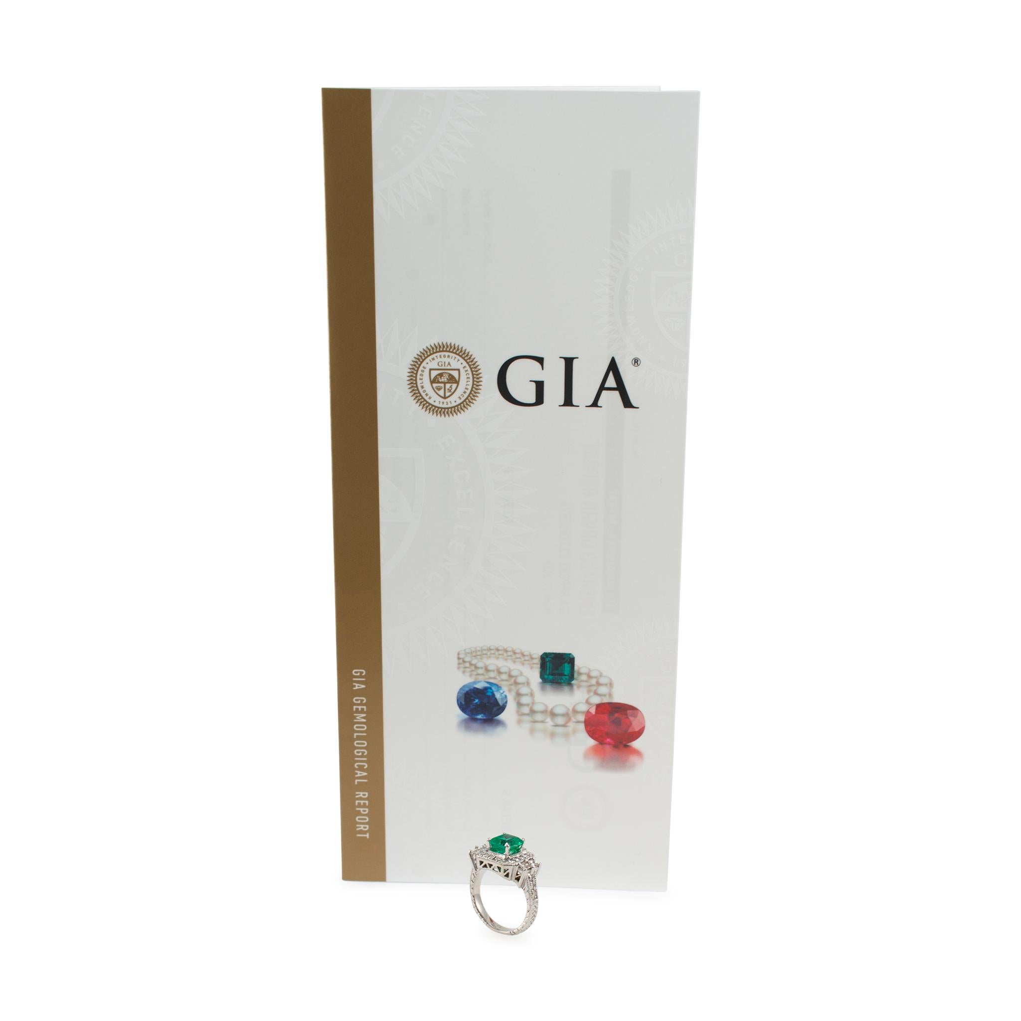 Damen-Cocktailring, 18 Karat Weißgold GIA kolumbianischer Smaragd Halo akzentuierter Diamant im Angebot 3