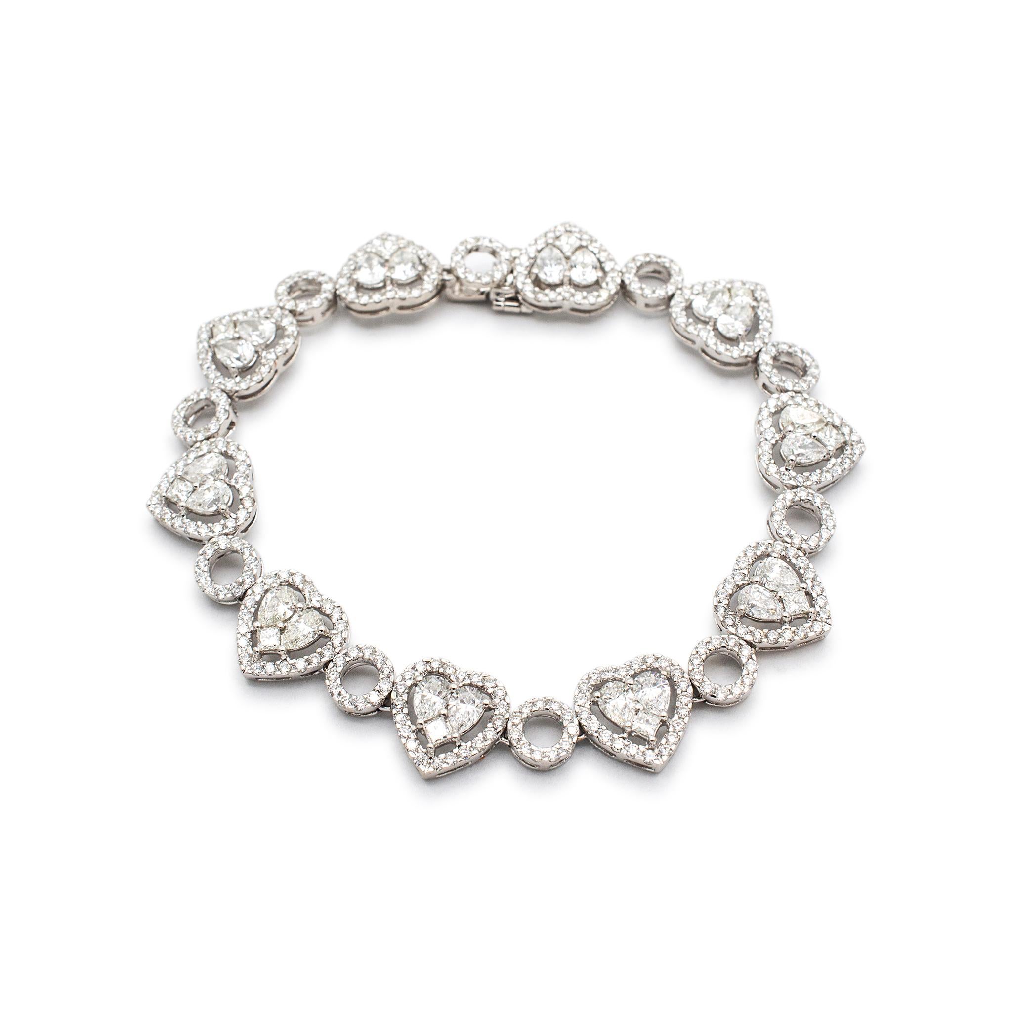 Pear Cut Ladies 18K White Gold Pear Princess Heart Cluster Diamond Link Tennis Bracelet