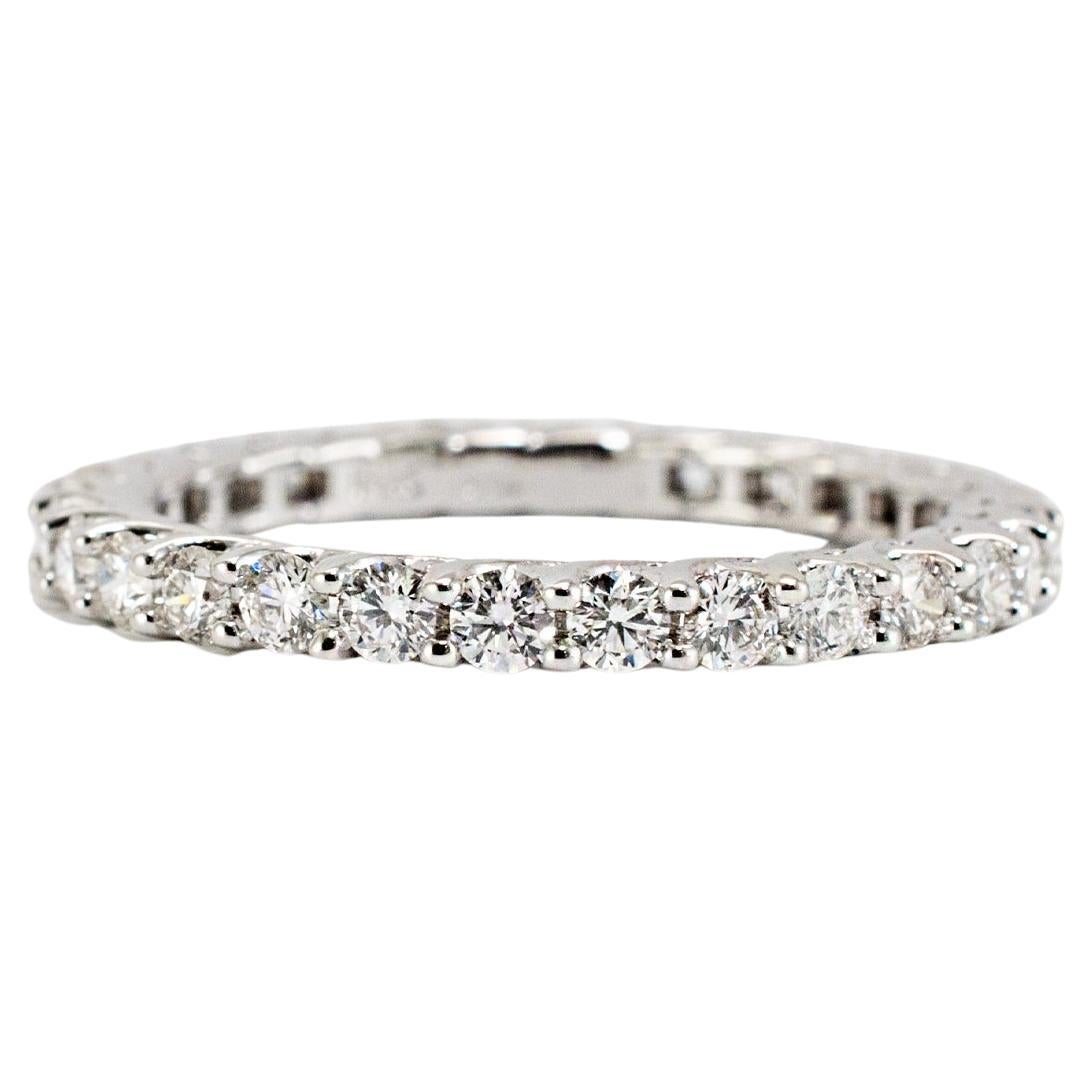 Anello da donna in oro bianco 18 carati con diamante incastonato a U da 0,90 carati per un
eternità completa