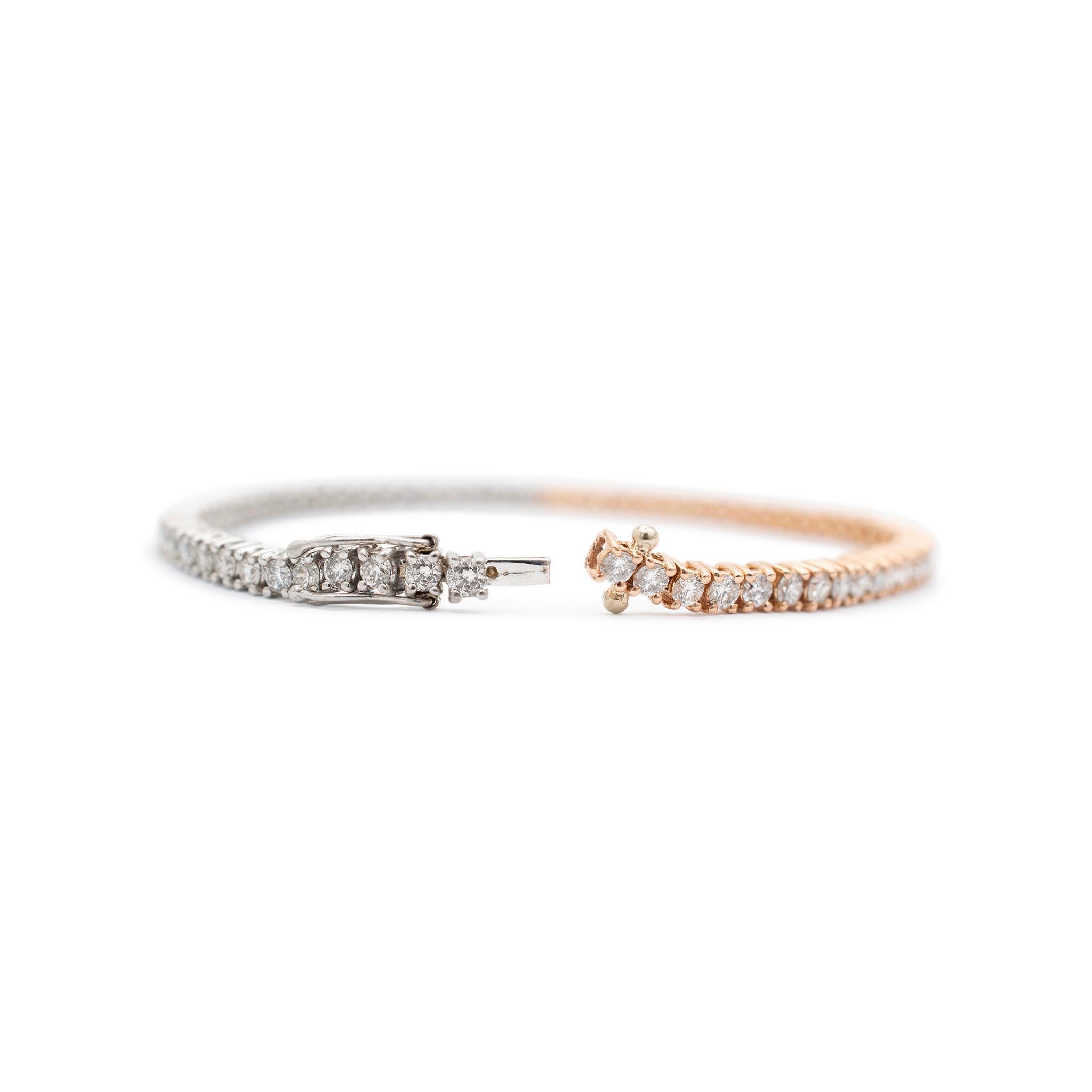 Damen-Tennisarmband aus 18 Karat Weiß- und Roségold mit zweifarbigen Diamanten (Rundschliff)