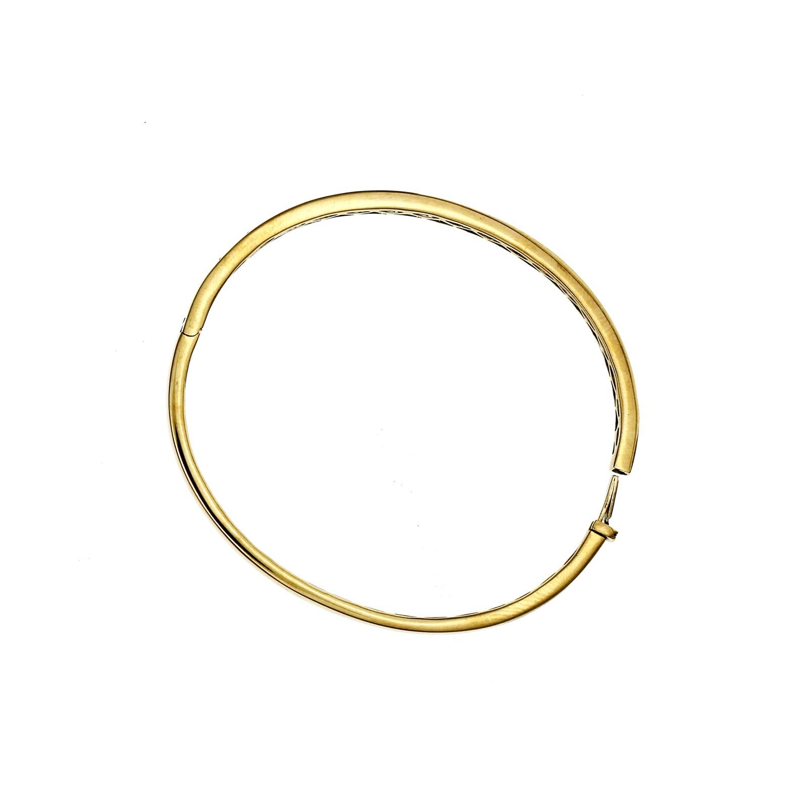 Women's or Men's Ladies 18k Yellow Gold 2.69 Carat Diamond Bangle Bracelet For Sale