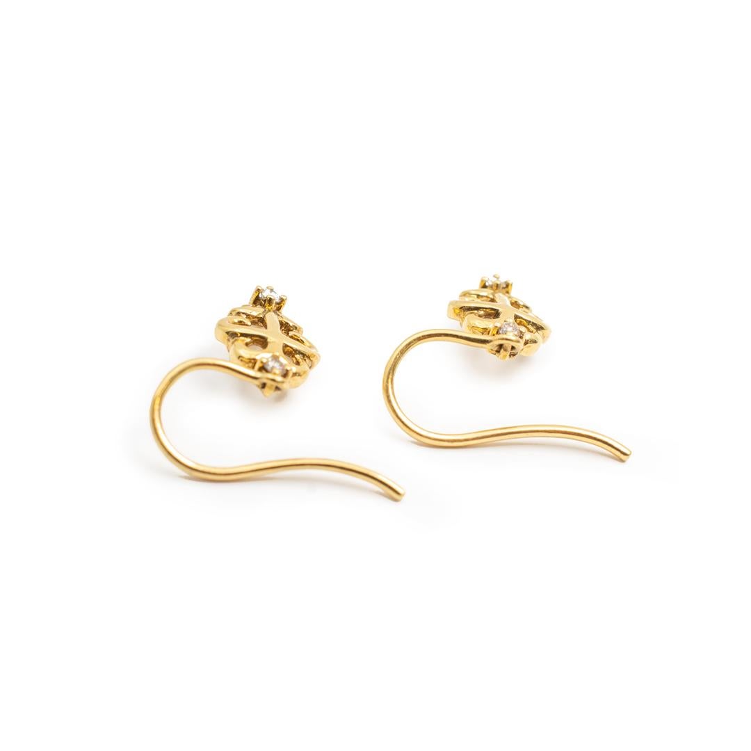 Boucles d'oreilles pendantes en or jaune 18 carats avec diamant pour femme Excellent état - En vente à Houston, TX