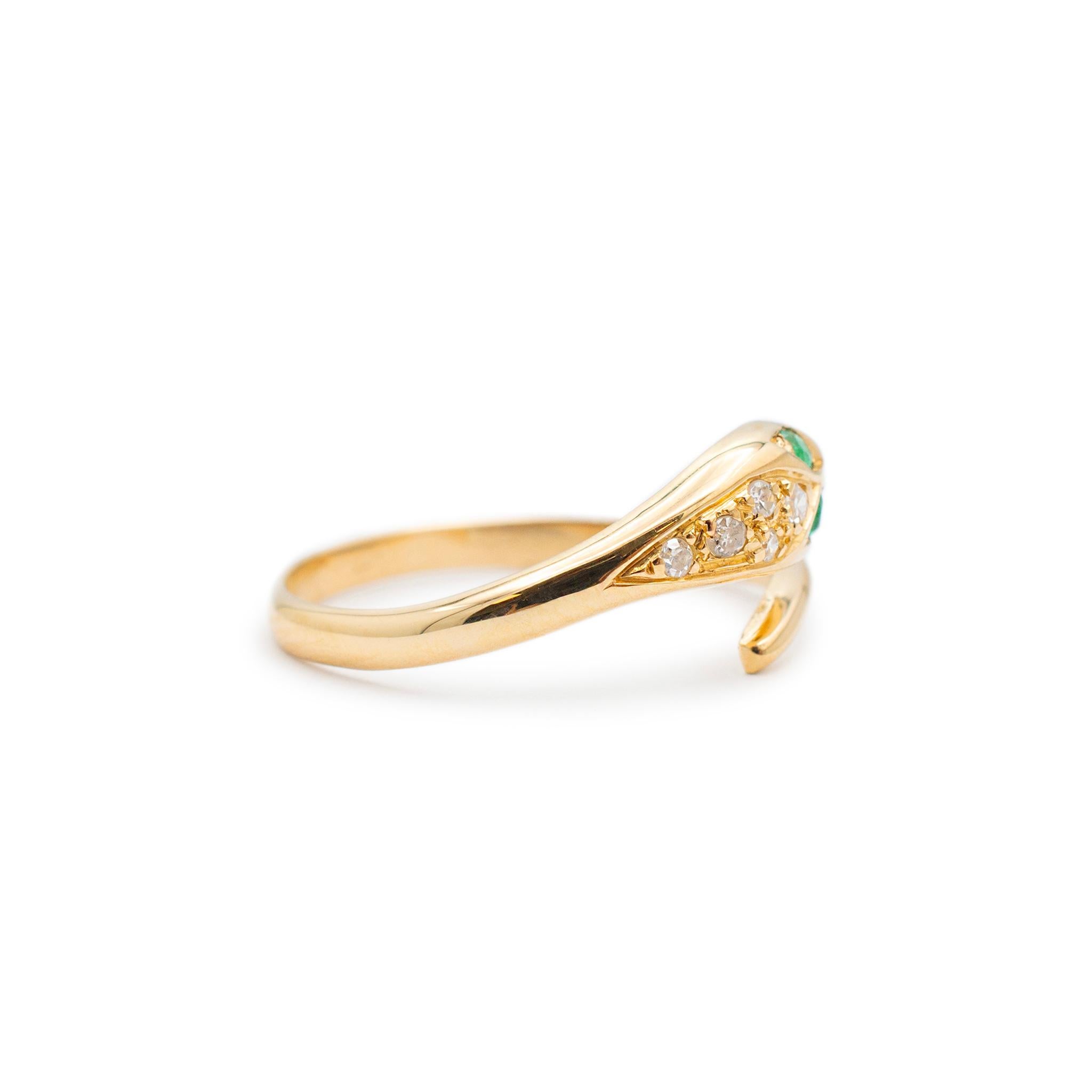Round Cut Ladies 18K Yellow Gold Emerald & Diamond Snake Cocktail Ring
