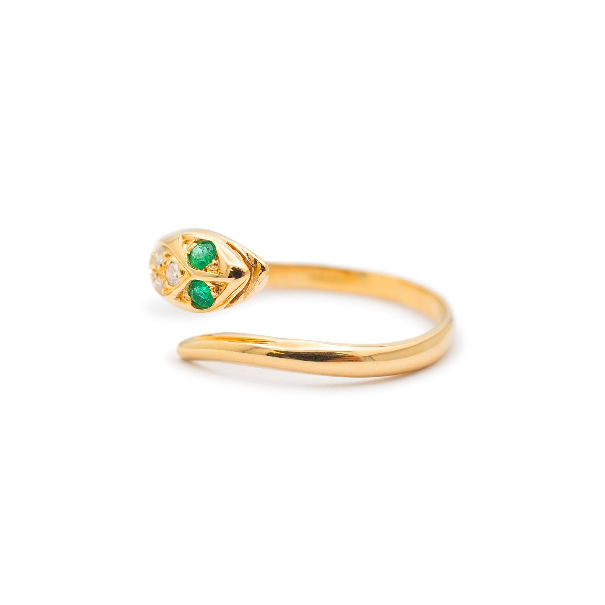 Ladies 18K Yellow Gold Emerald & Diamond Snake Cocktail Ring In Excellent Condition In Houston, TX