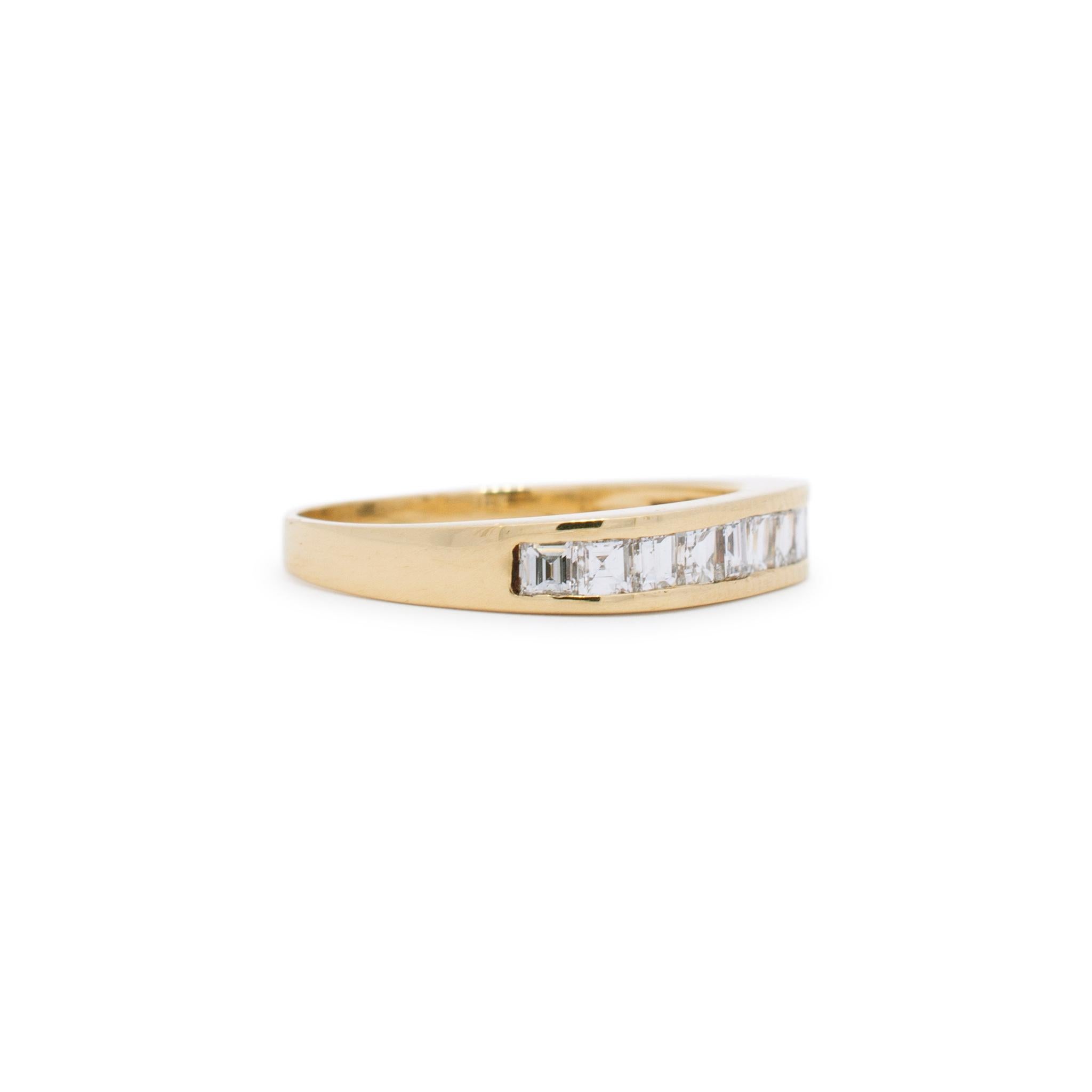 Damen-Ehering aus 18 Karat Gelbgold mit unsichtbarem Baguette-Diamant 1