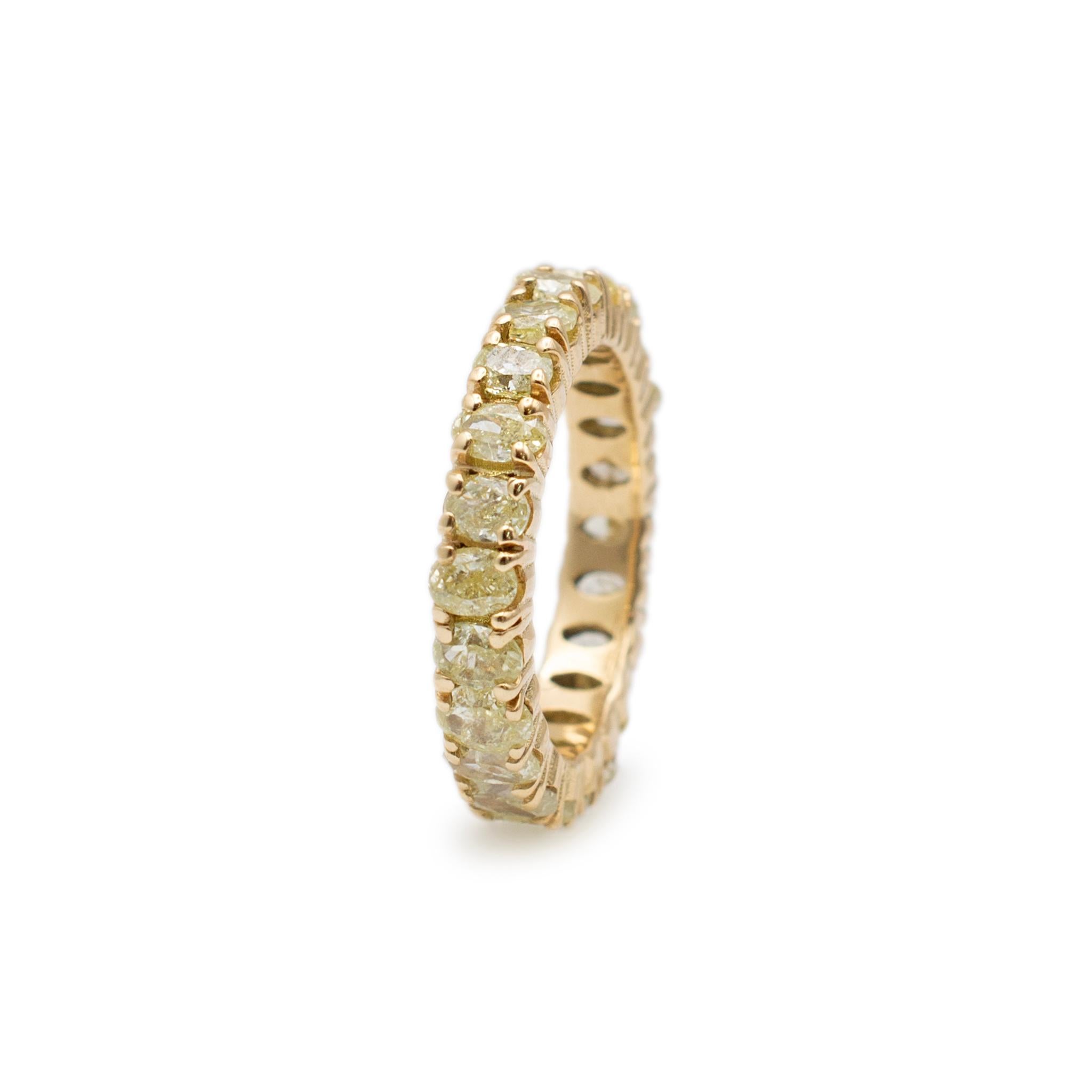 Ladies 18K Yellow Gold Oval Yellow 2.33ct Diamond Full Eternity Wedding Band In Excellent Condition For Sale In Houston, TX