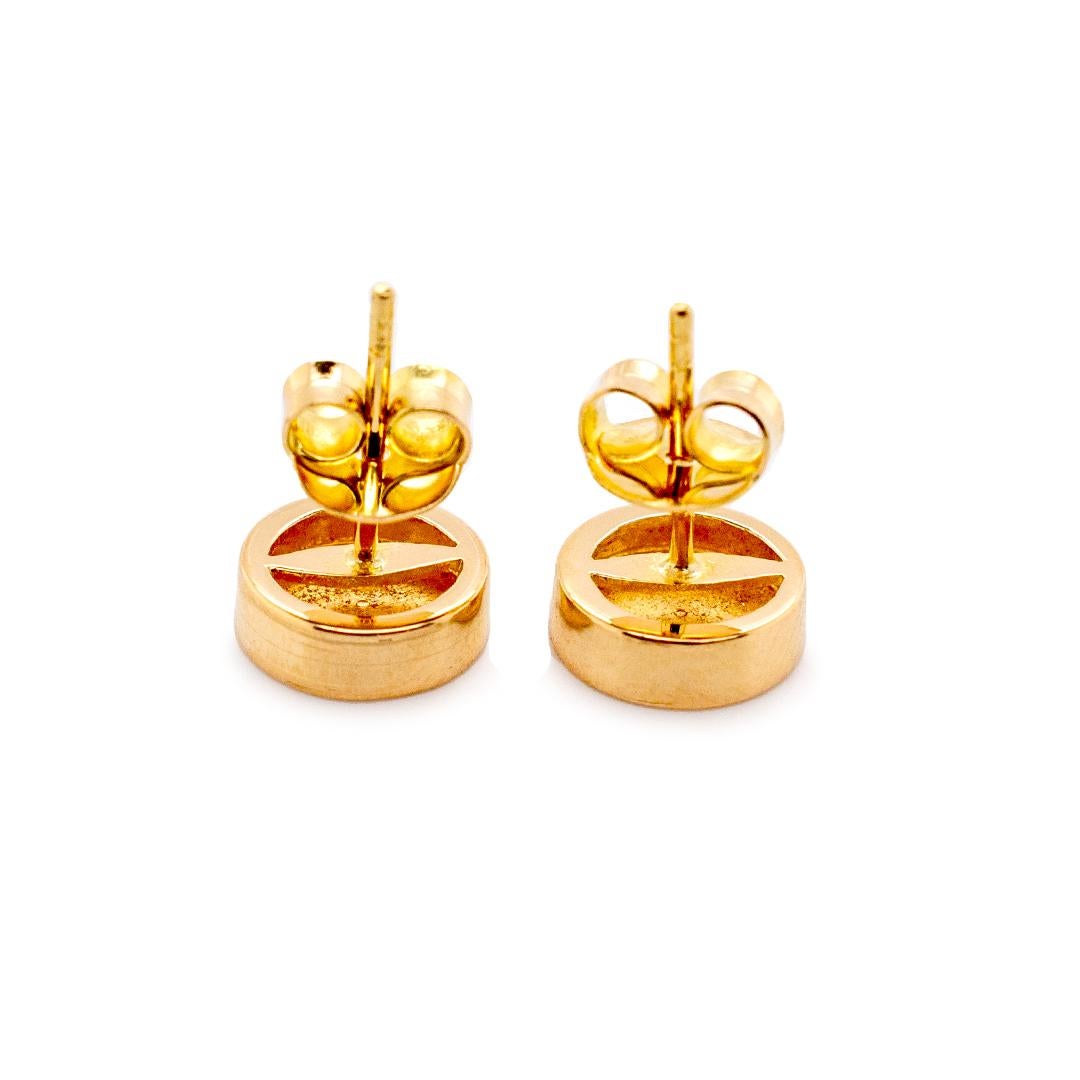 Ladies 18K Yellow Gold Stud Earrings In Excellent Condition In Houston, TX