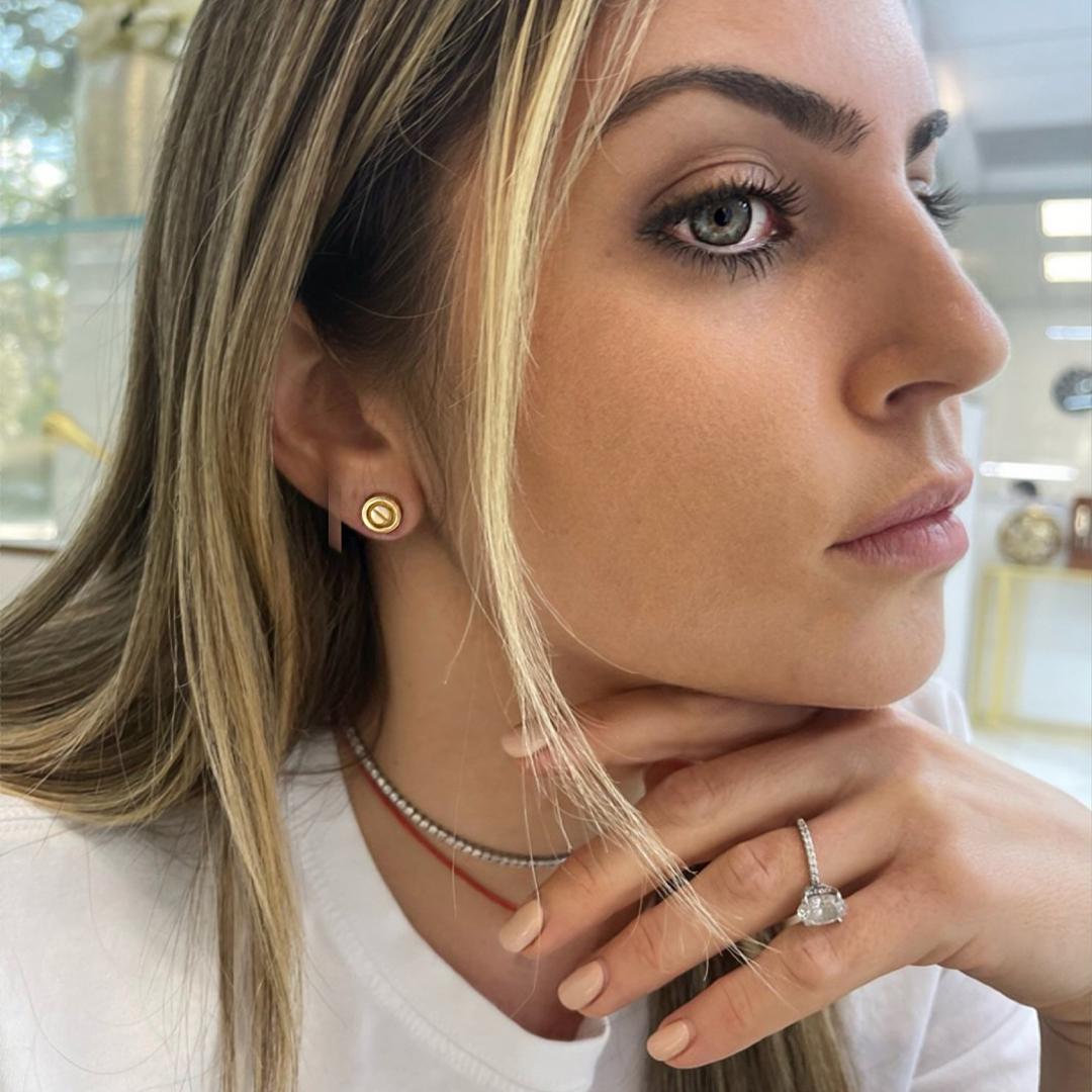 Ladies 18K Yellow Gold Stud Earrings 3