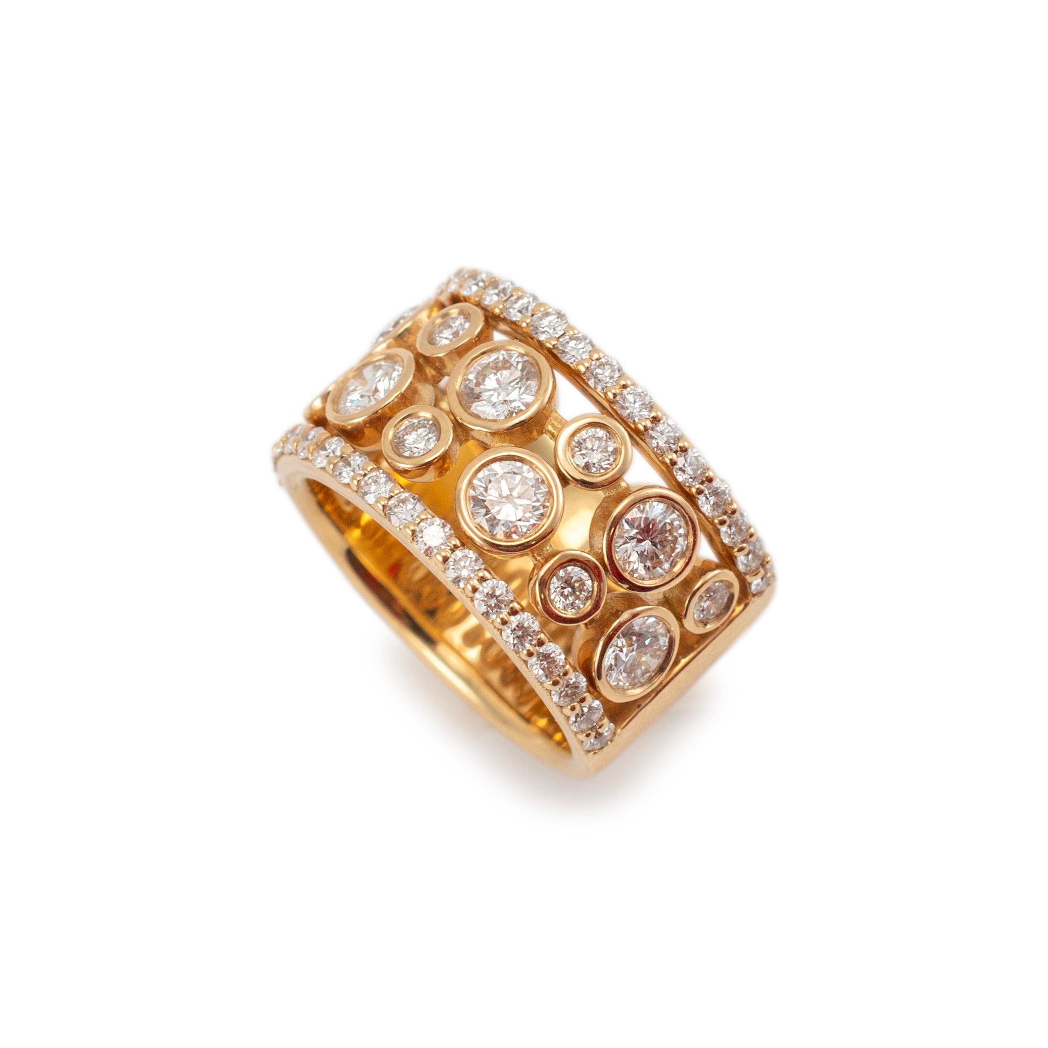 Geschlecht: Damen

Metall Typ: 18K Gelbgold 

Größe: 6,5

Breite: 12,30 mm

Gewicht: 16,09 Gramm

Diamantband aus 18 Karat Gelbgold mit weichem, quadratischem Schaft und komfortabler Passform. Das Metall wurde getestet und es wurde festgestellt,
