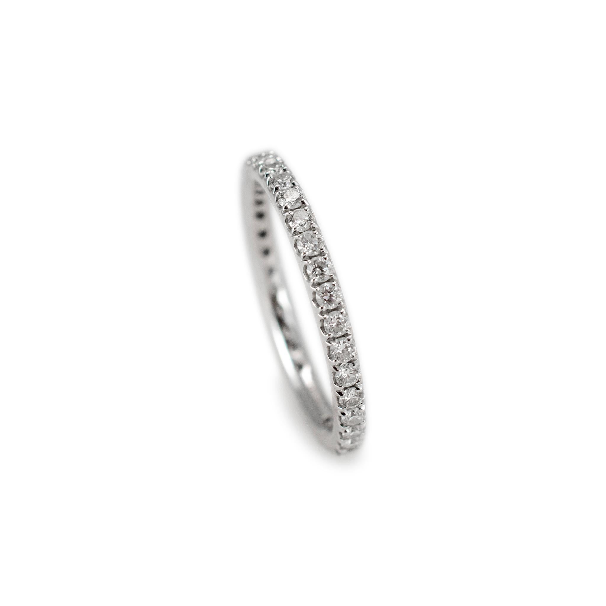 Ladies 950 Platinum Full Eternity Pave Diamond Wedding Band In Excellent Condition For Sale In Houston, TX