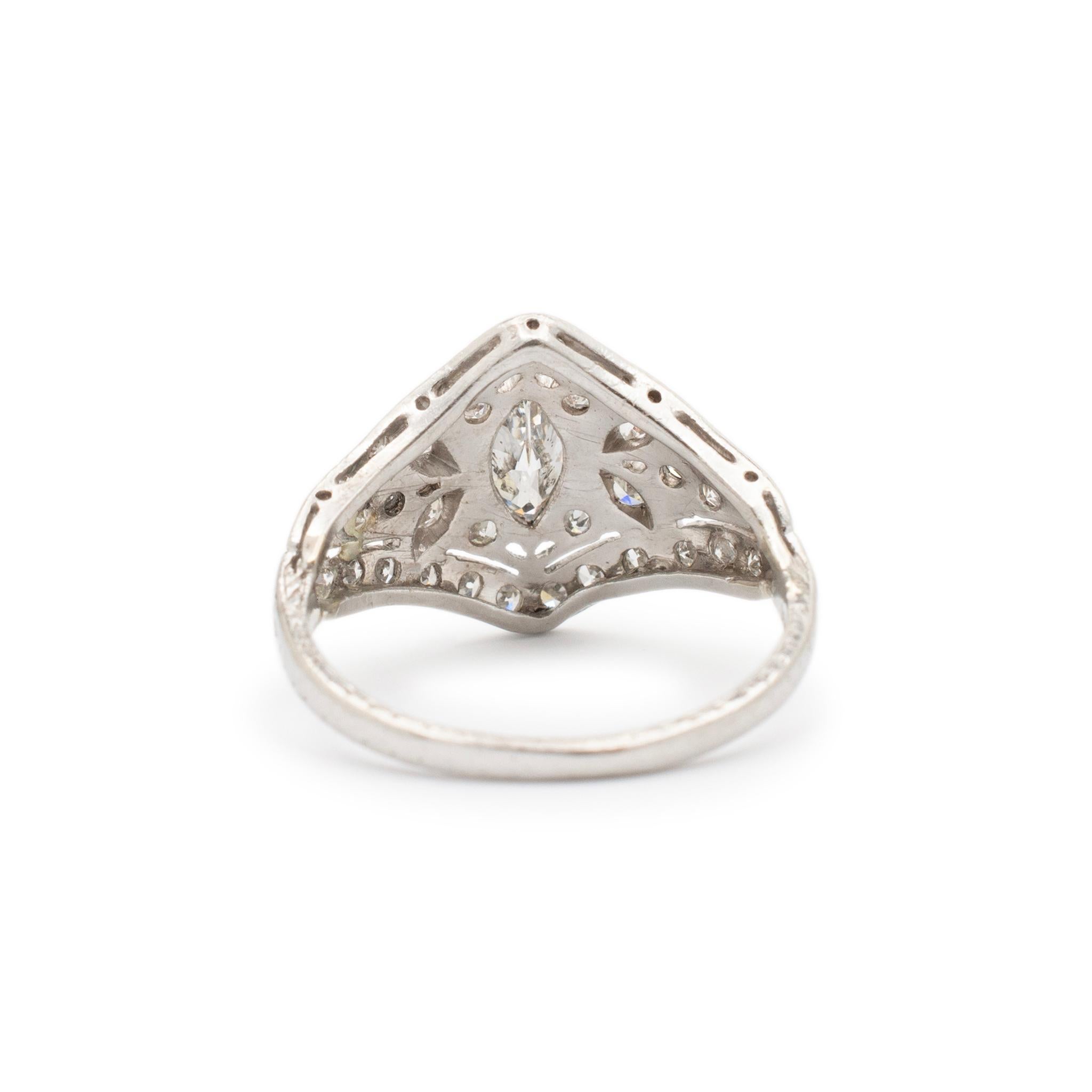 Women's Ladies Antique Art Deco Platinum Filigreed Diamond Diamond Engagement Ring