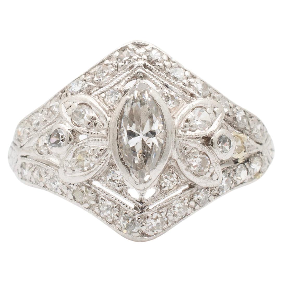 Antiker Damen-Verlobungsring aus Platin mit filigranem Diamant und Diamant im Art déco-Stil