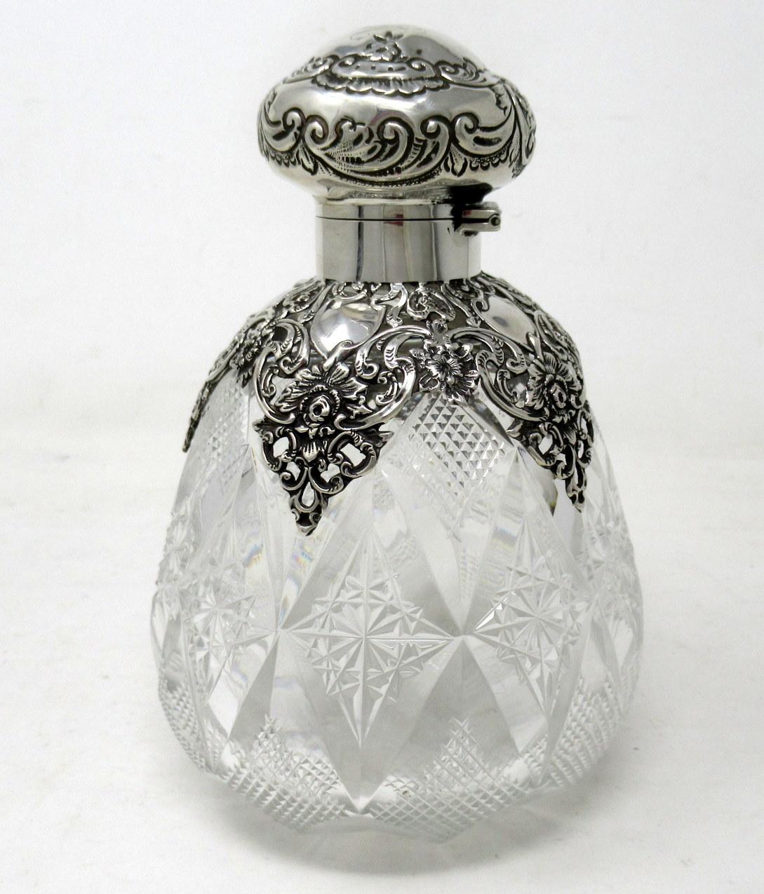 Ladies Antique English Cut Crystal Sterling Silver Scent Perfume Toilet Bottle In Good Condition In Dublin, Ireland