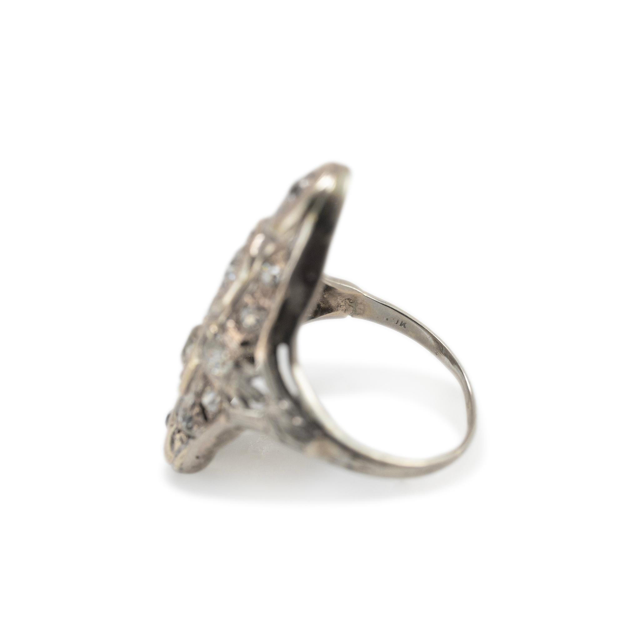 Bague cocktail ancienne européenne et diamants baguettes en vente 1