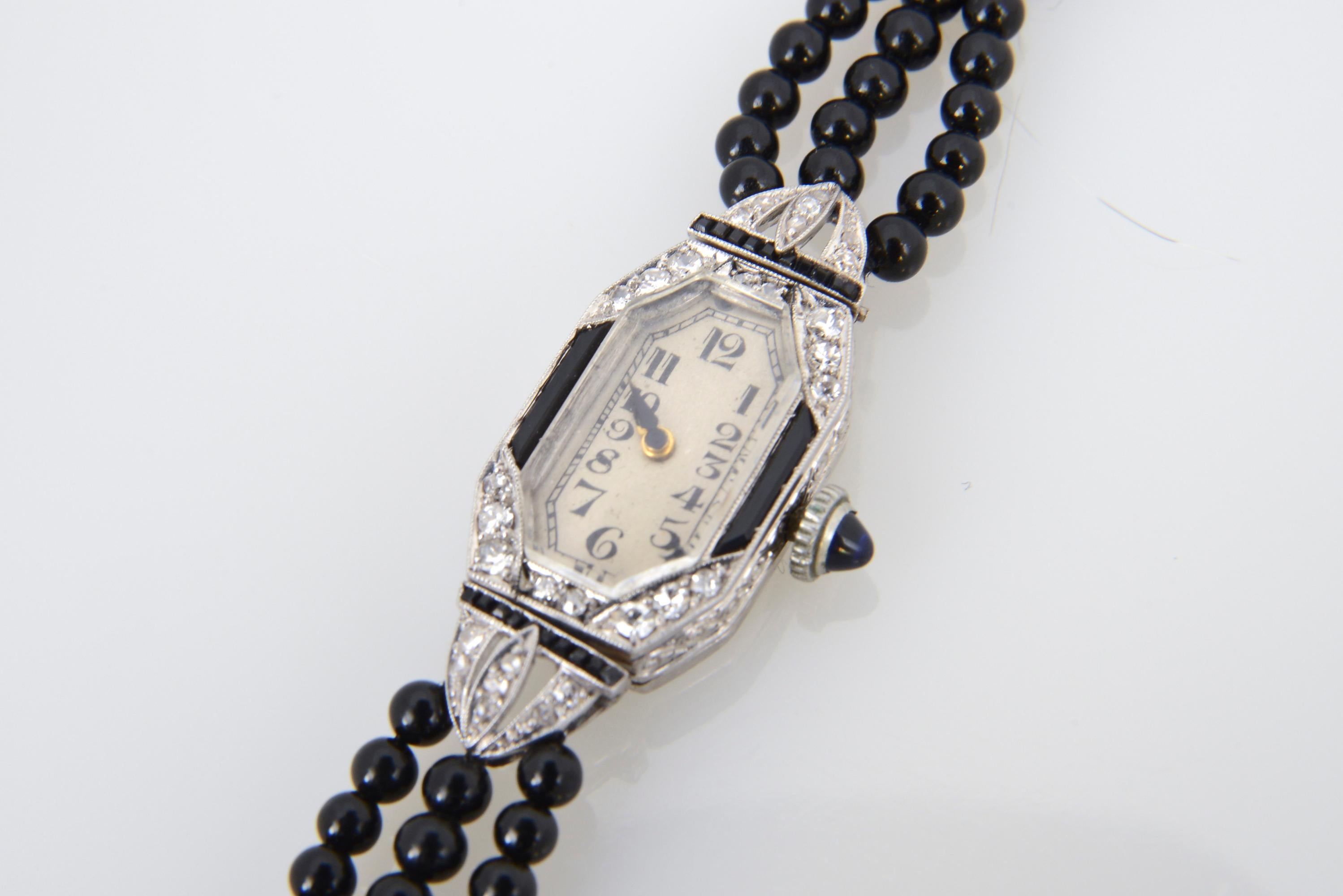 Damen Art Deco Platin Diamant Onyx Armbanduhr im Zustand „Gut“ im Angebot in Miami Beach, FL