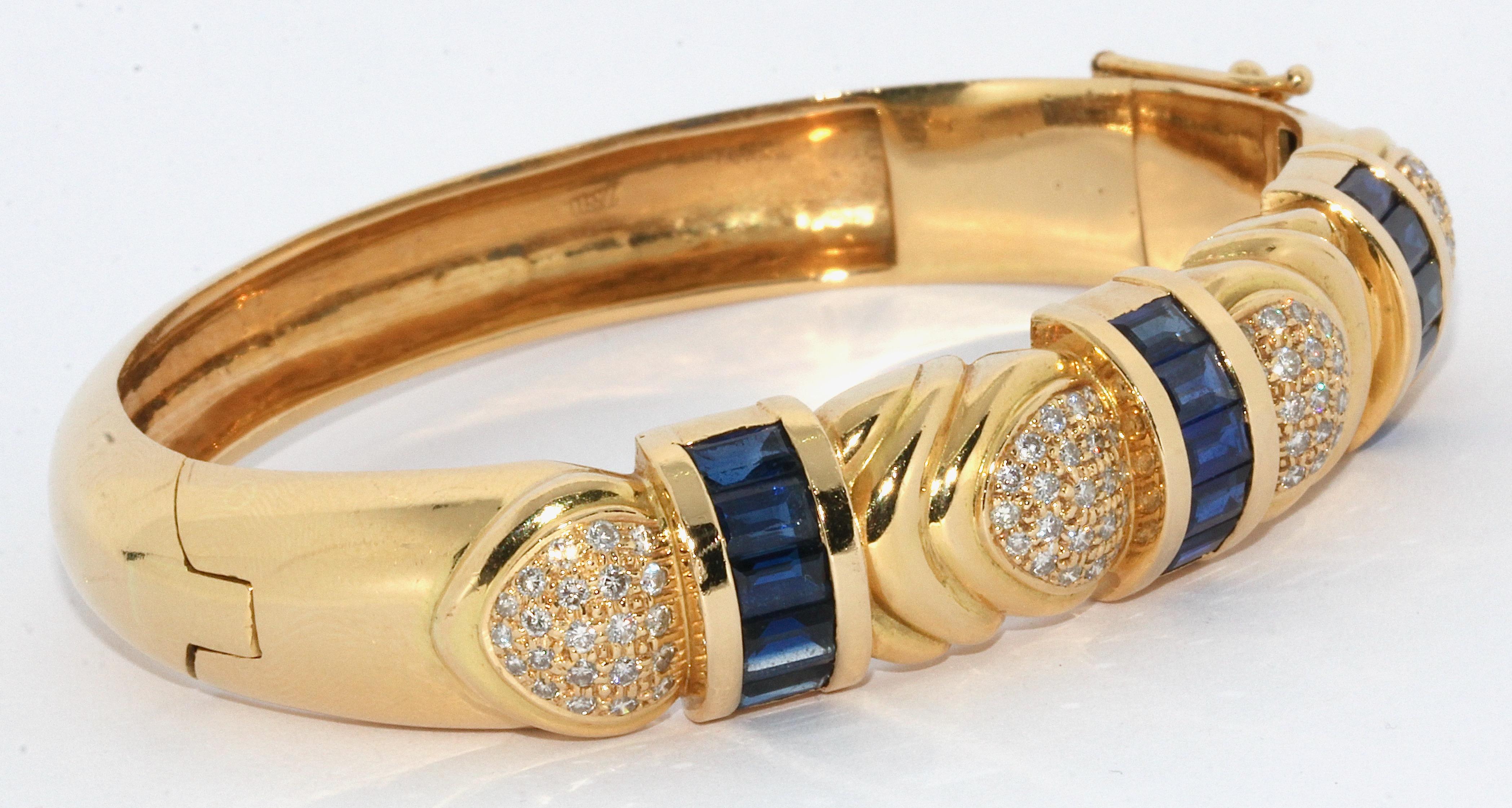 Damenarmreif:: Armband:: 18 Karat Gold mit blauen Saphiren und weißen Diamanten (Moderne)