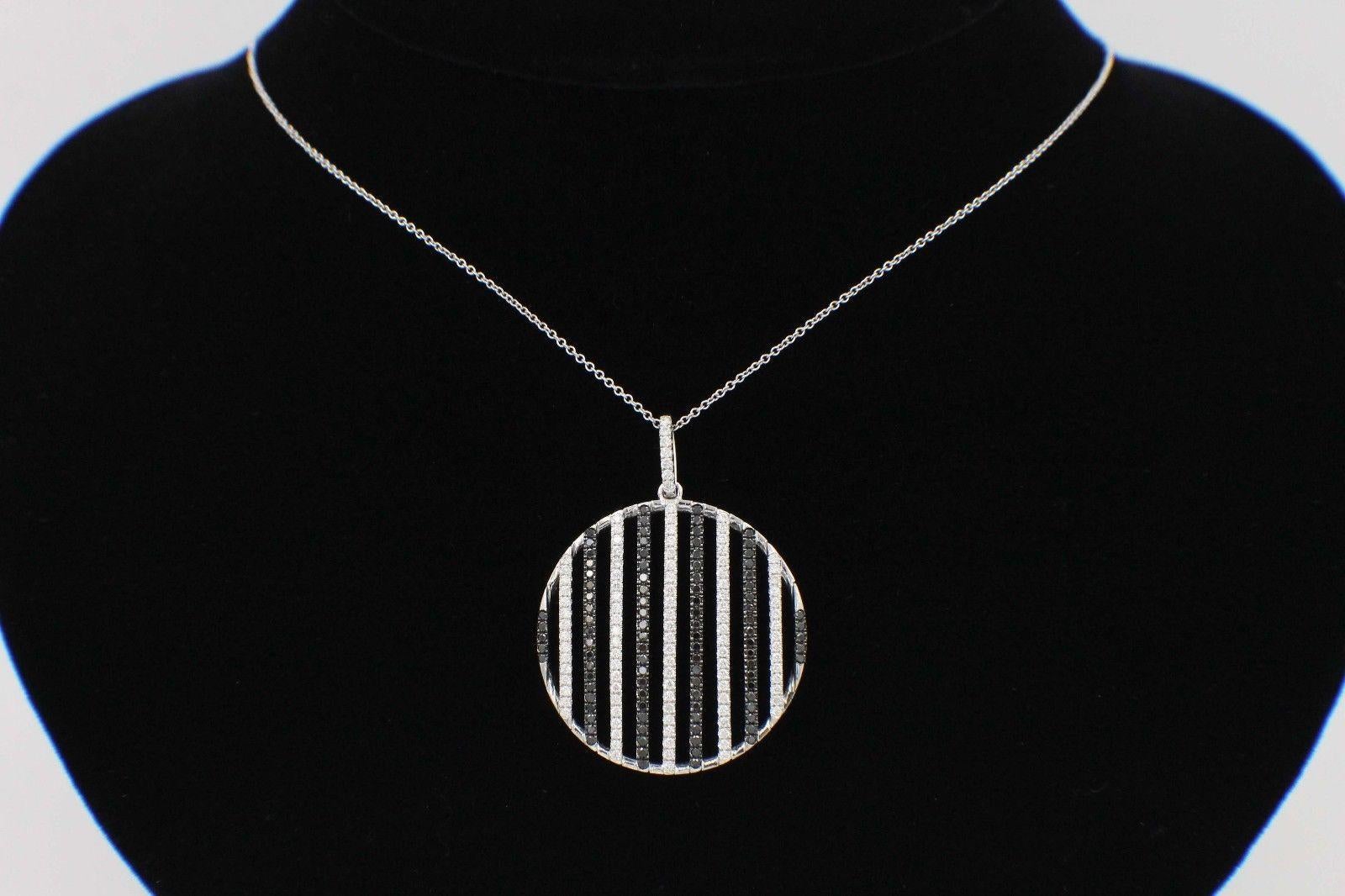 Collar Colgante Círculo de Diamantes Blanco y Negro 1.05 TCW 14KT Oro Blanco en venta 7