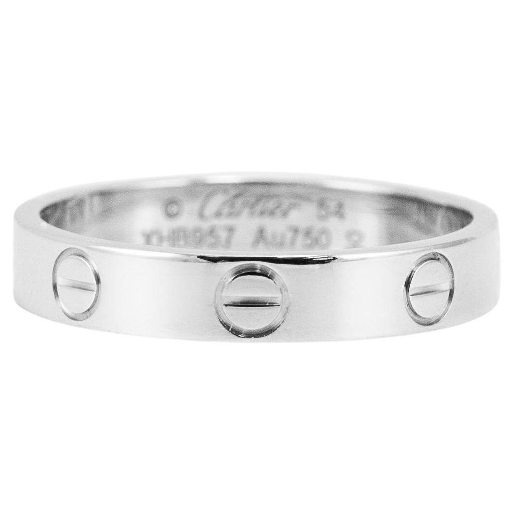 Anello da donna Cartier Love Small Model in oro bianco 18K in vendita