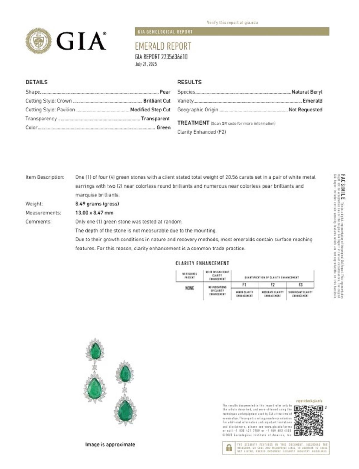 Orecchini pendenti da donna con smeraldo e diamanti In condizioni Nuovo in vendita a LA, CA
