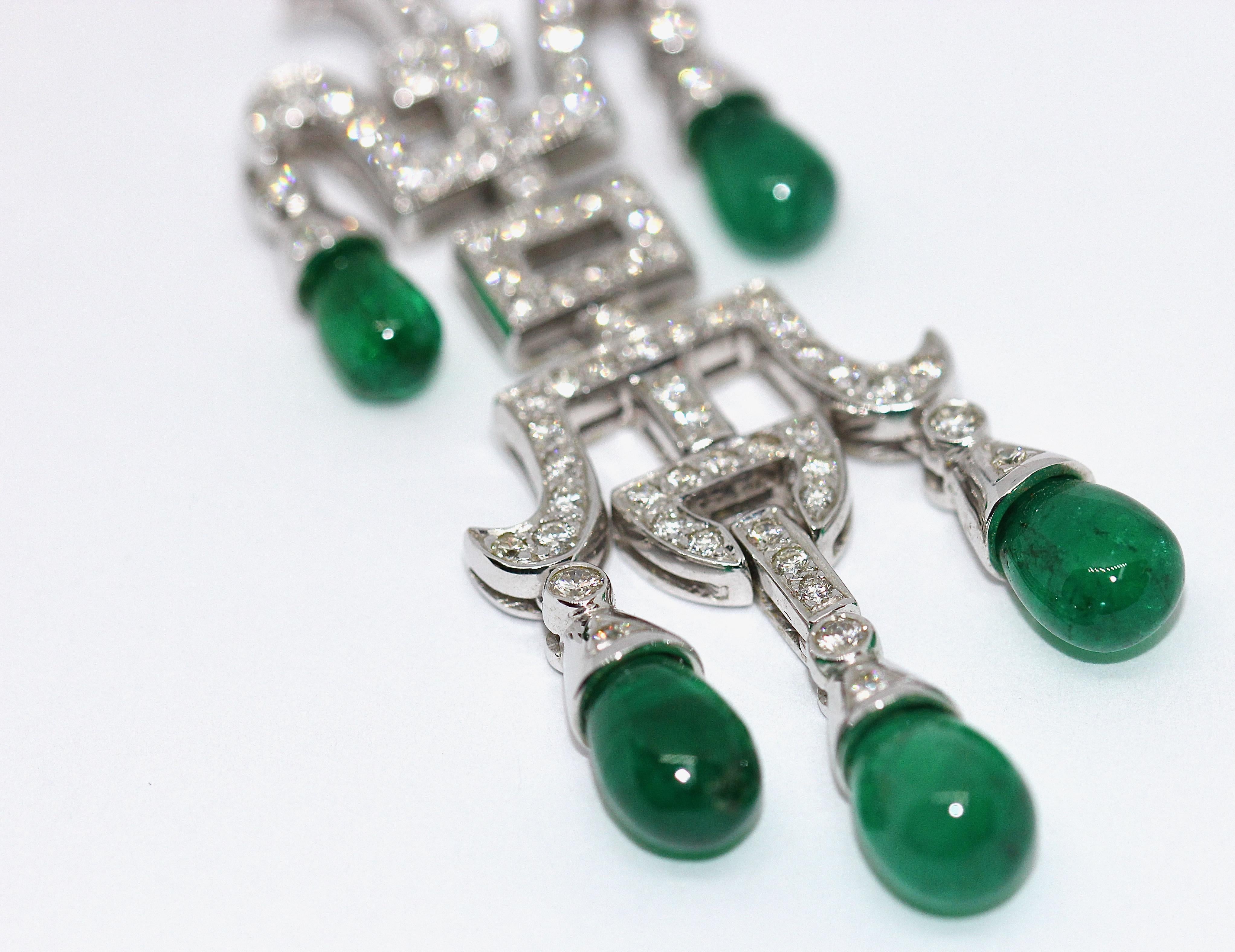 Donna Ciondolo da donna con diamante e smeraldo, collana con impreziositore, oro bianco 18 carati in vendita