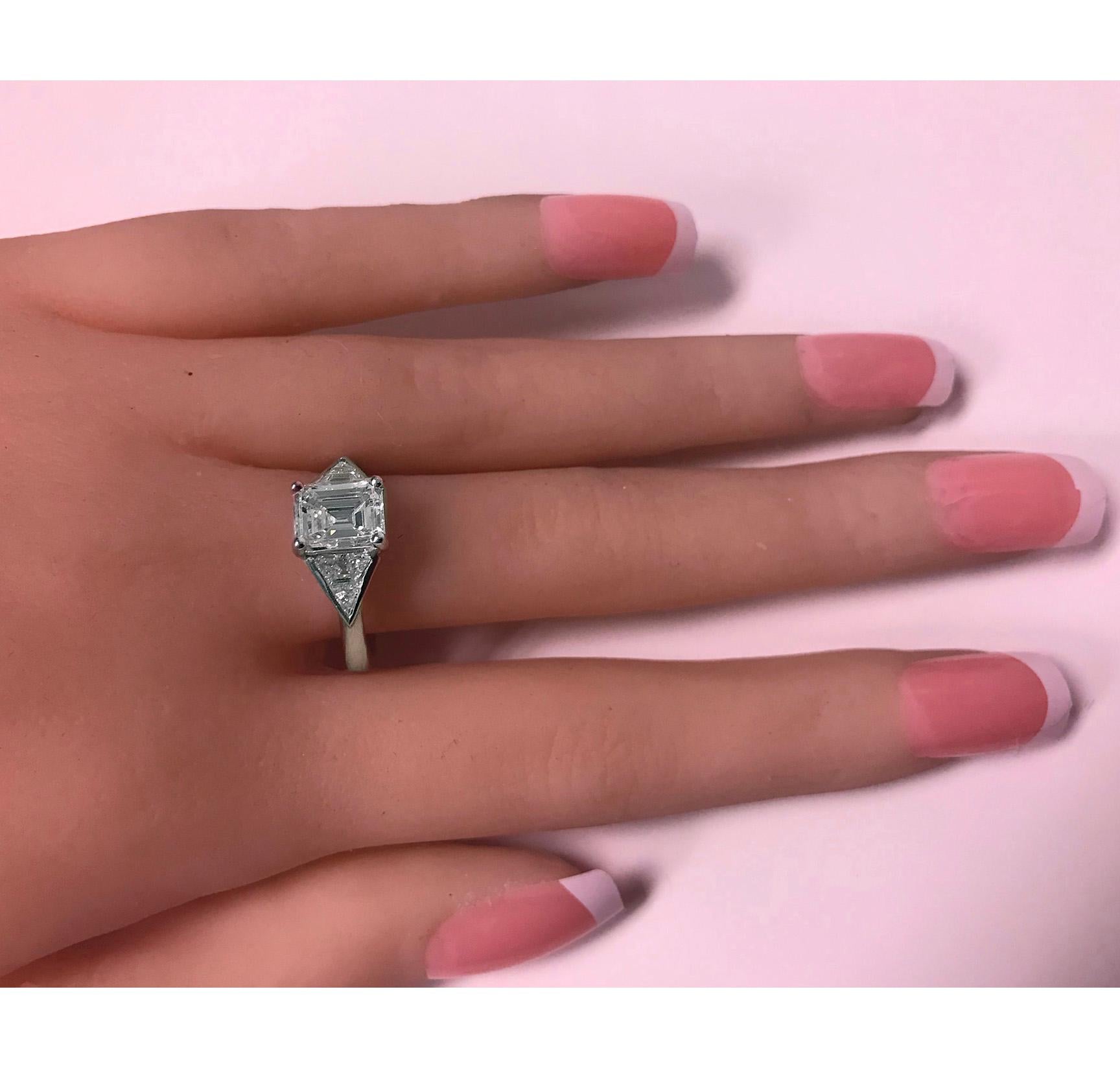 Emerald Cut Diamond Platinum Ring, 20th Century 1