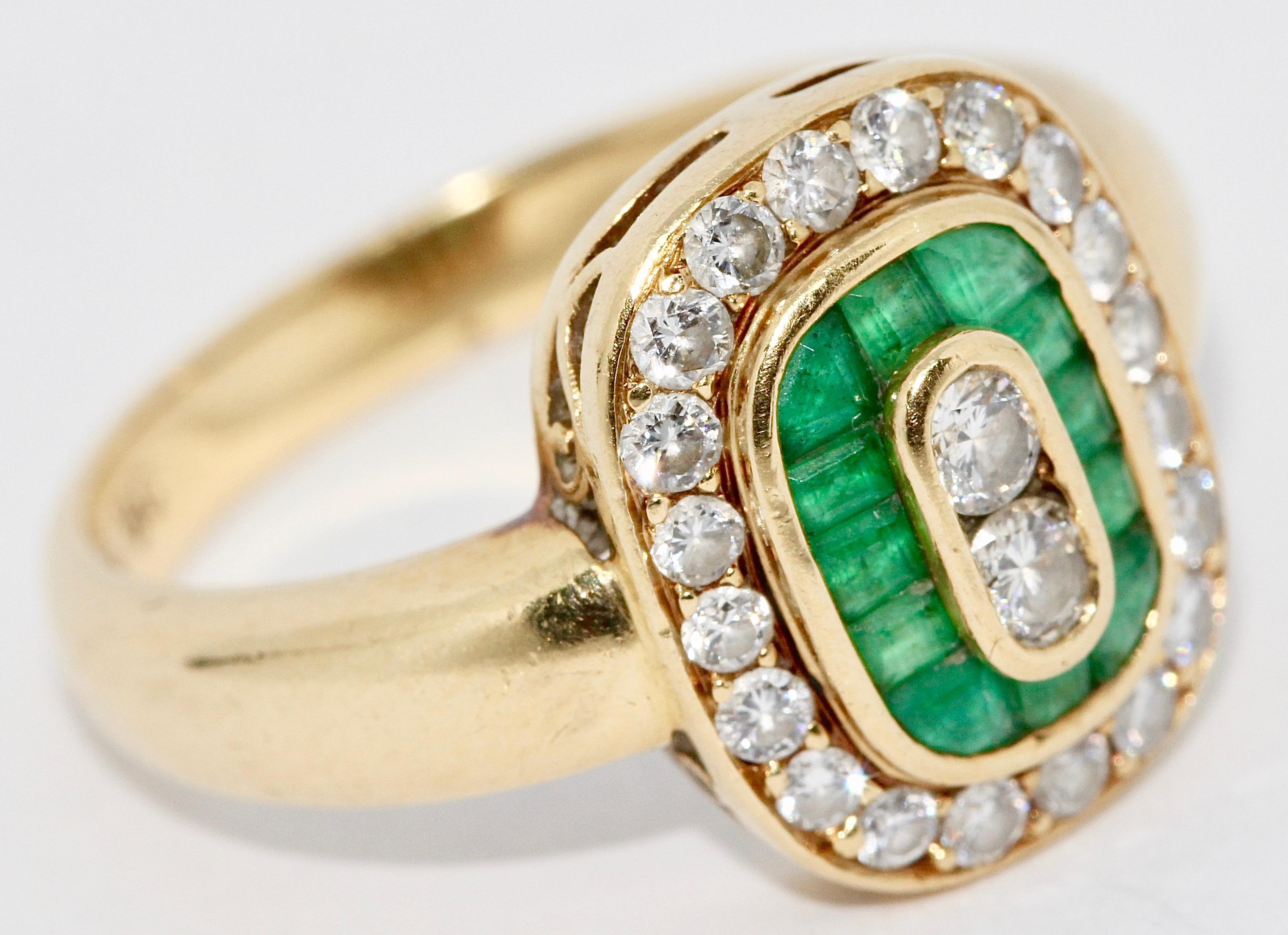 Elegant Diamond Ring, 18 Karat Gold with Emeralds.

The diamonds are of a very good quality.
Hallmarked: 750.

US Ring size: 6