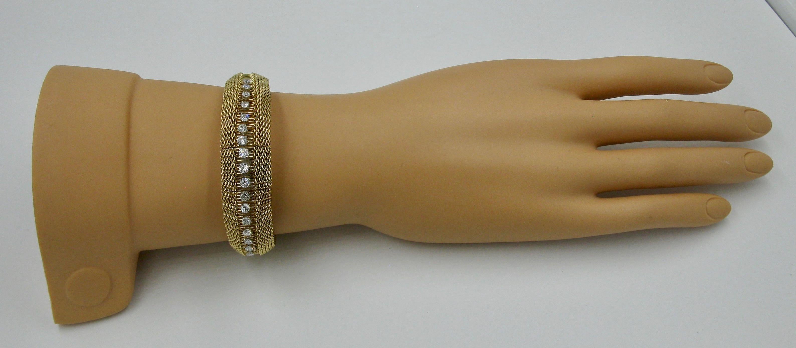 Ladies Diamond Yellow Gold Wristwatch Bracelet Mid-Century Modern Madmen, 1960s For Sale 4