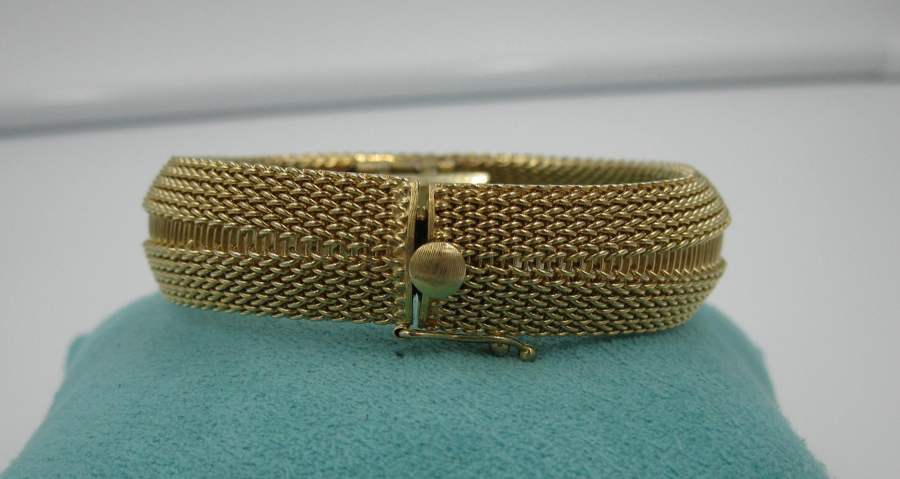 Ladies Diamond Yellow Gold Wristwatch Bracelet Mid-Century Modern Madmen, 1960s For Sale 2