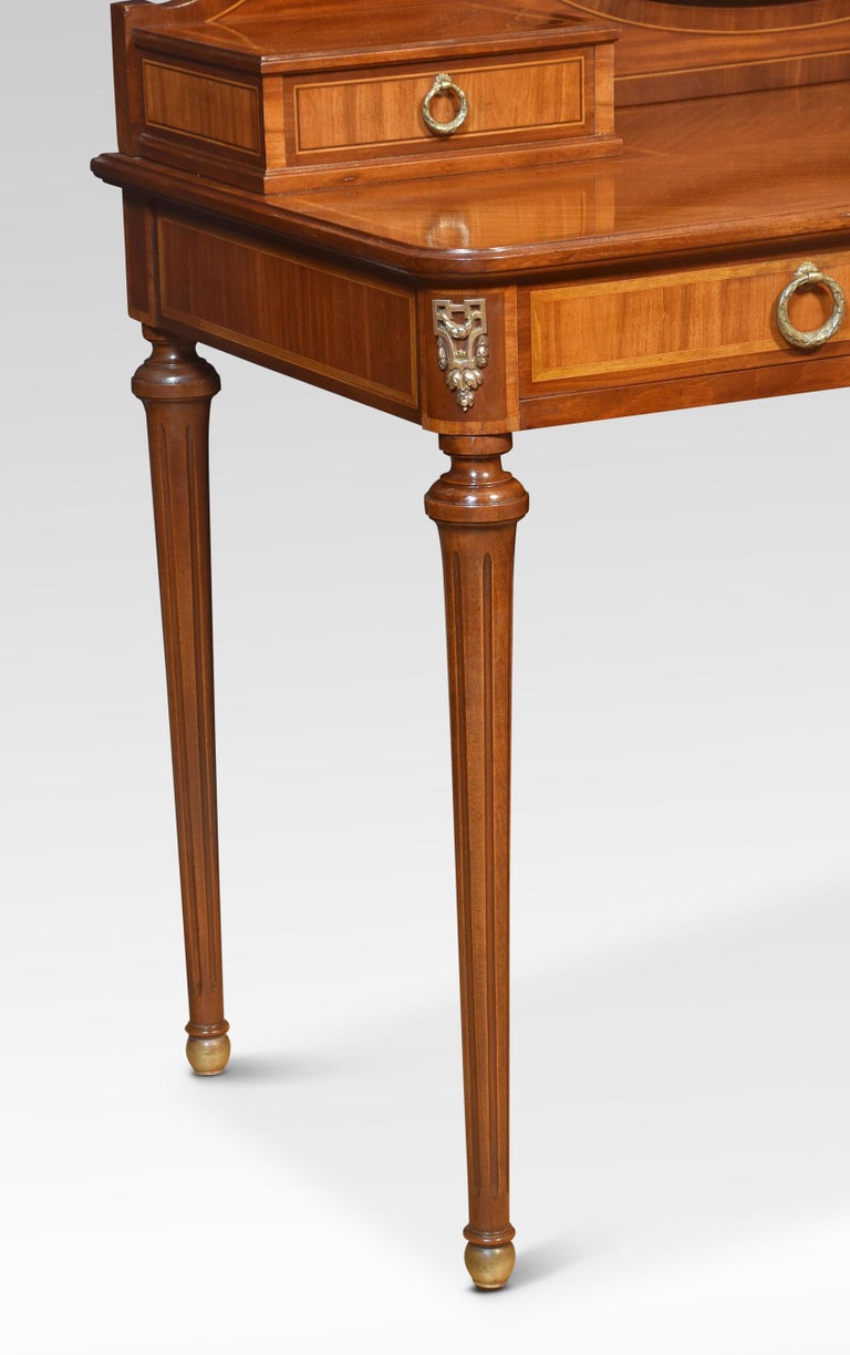 Ladies Dressing Table For Sale at 1stDibs