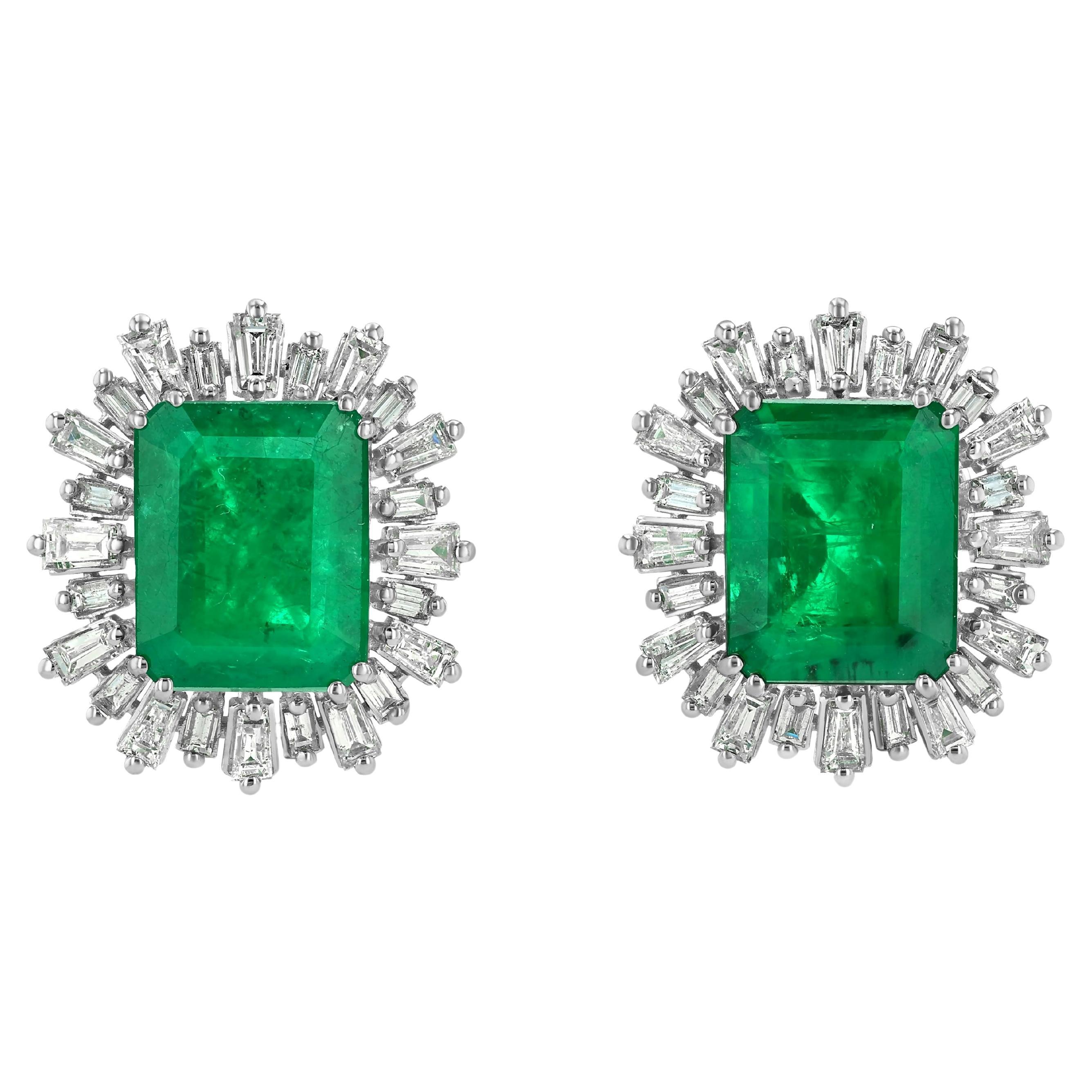 Boucles d'oreilles pour dames avec émeraudes et diamants