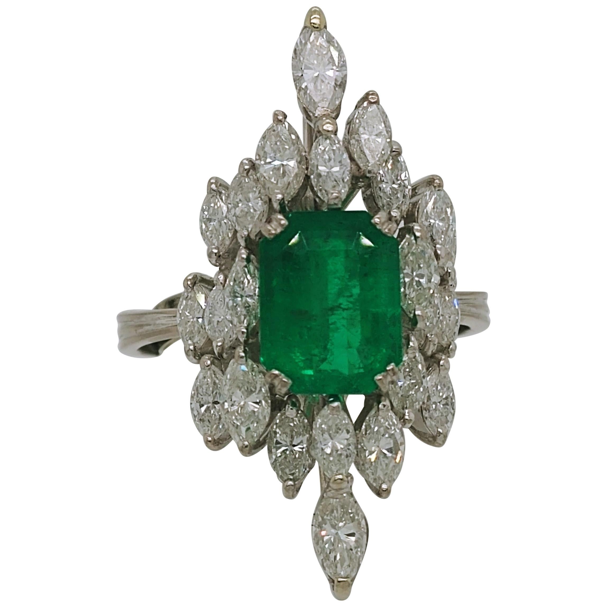 Ladies Emerald and Diamond Cocktail Fashion Statement Ring 18 Karat White Gold