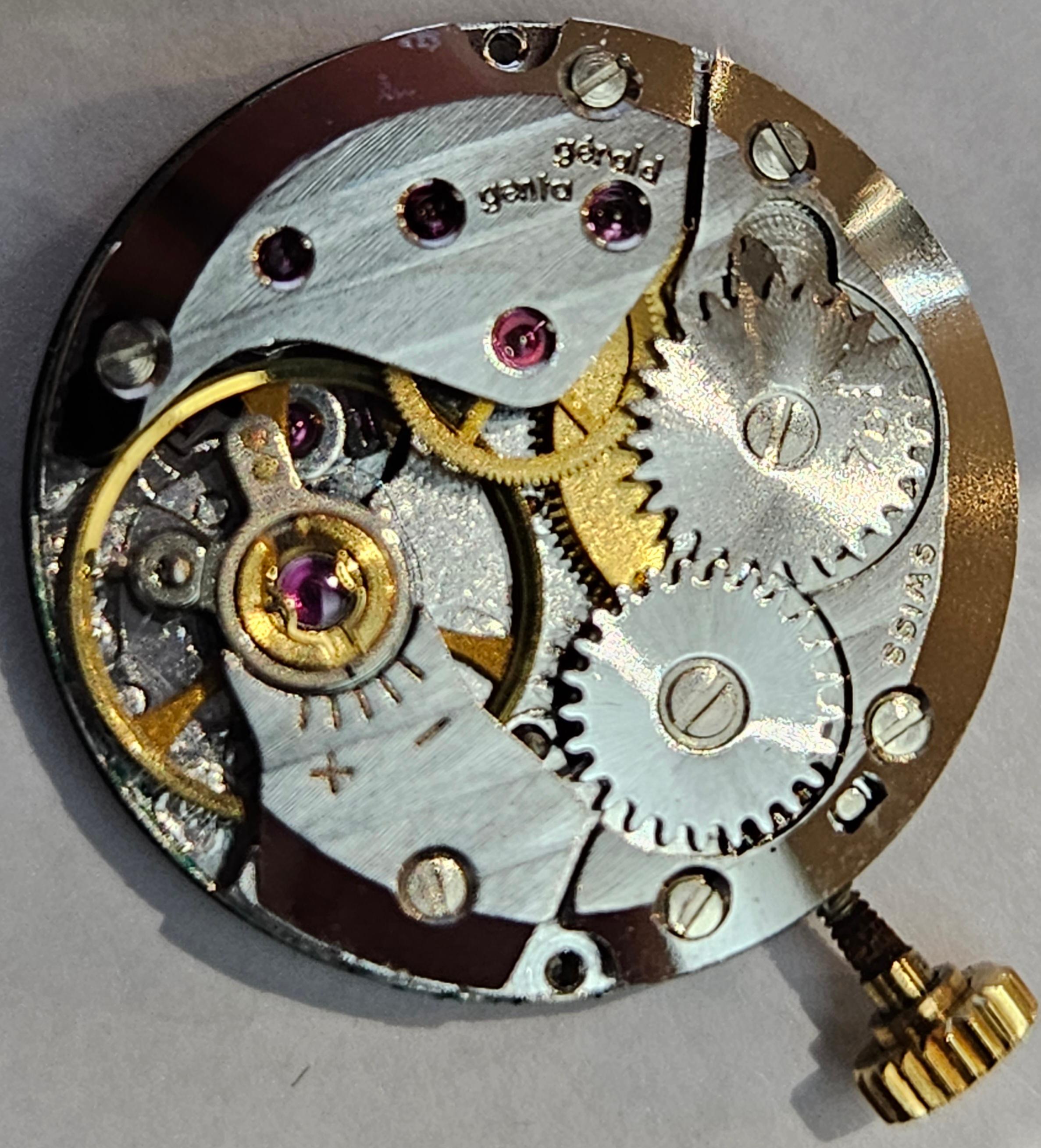 Ladies Gerald Genta-Bvlgari Tubogas Wristwatch, Prototype Piece Unique For Sale 8